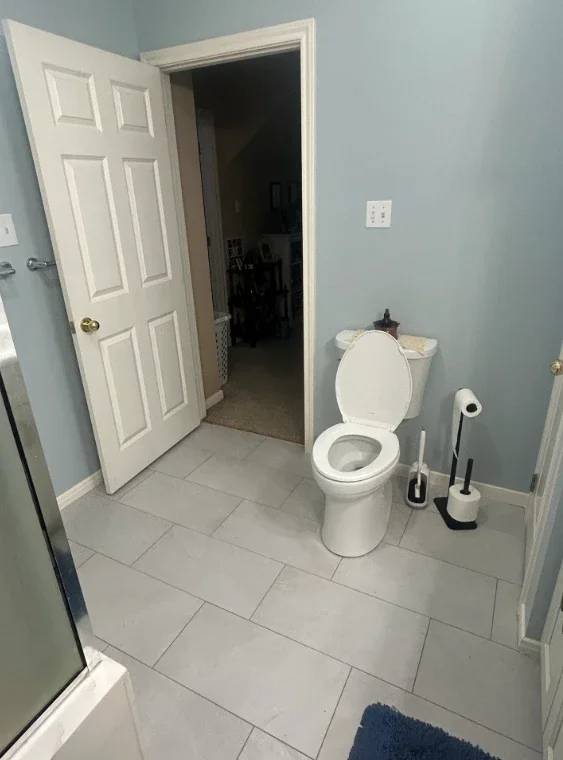 07-after-toilet-doorway.webp