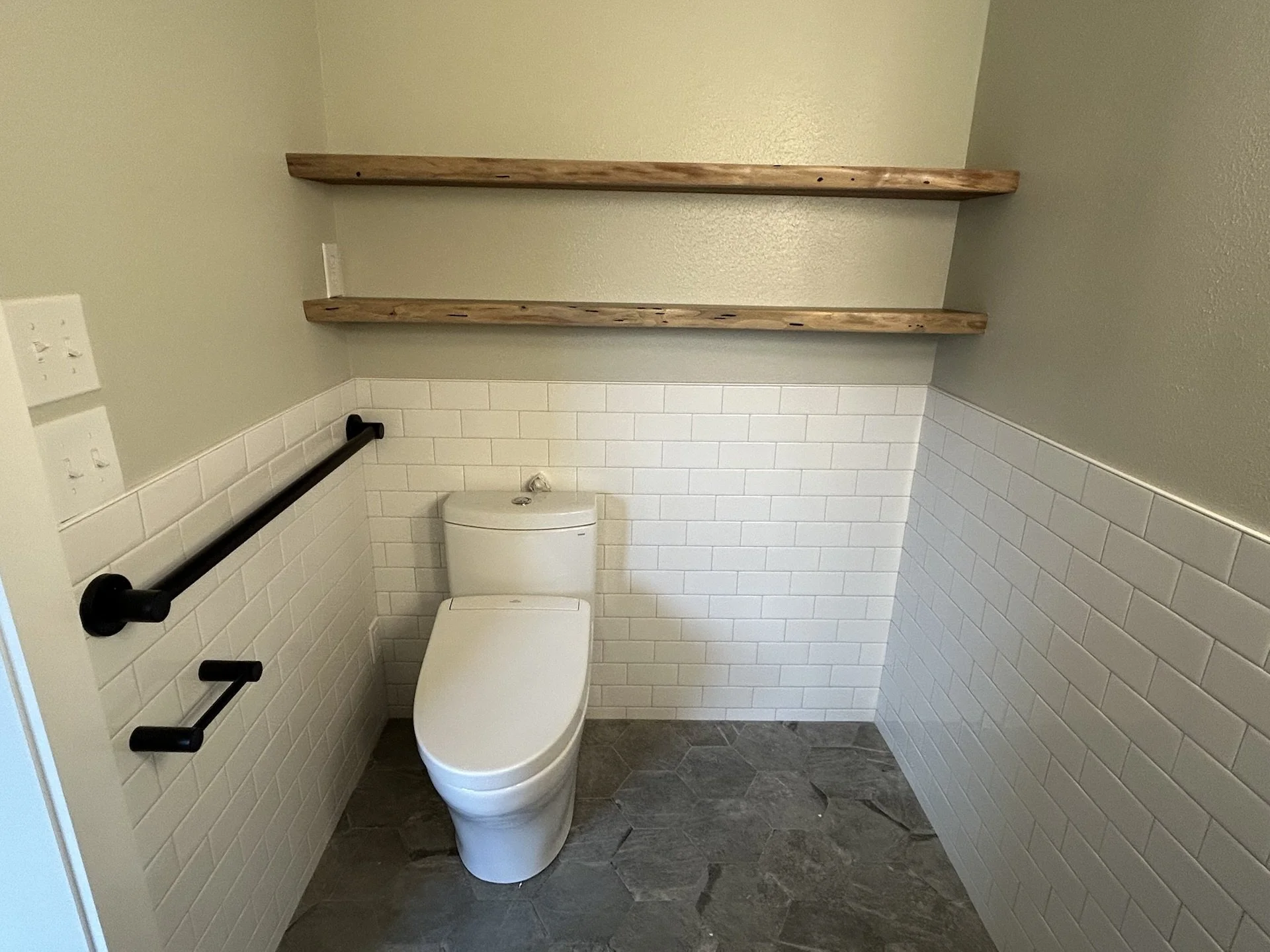 04-after-shelves-and-toilet.jpg