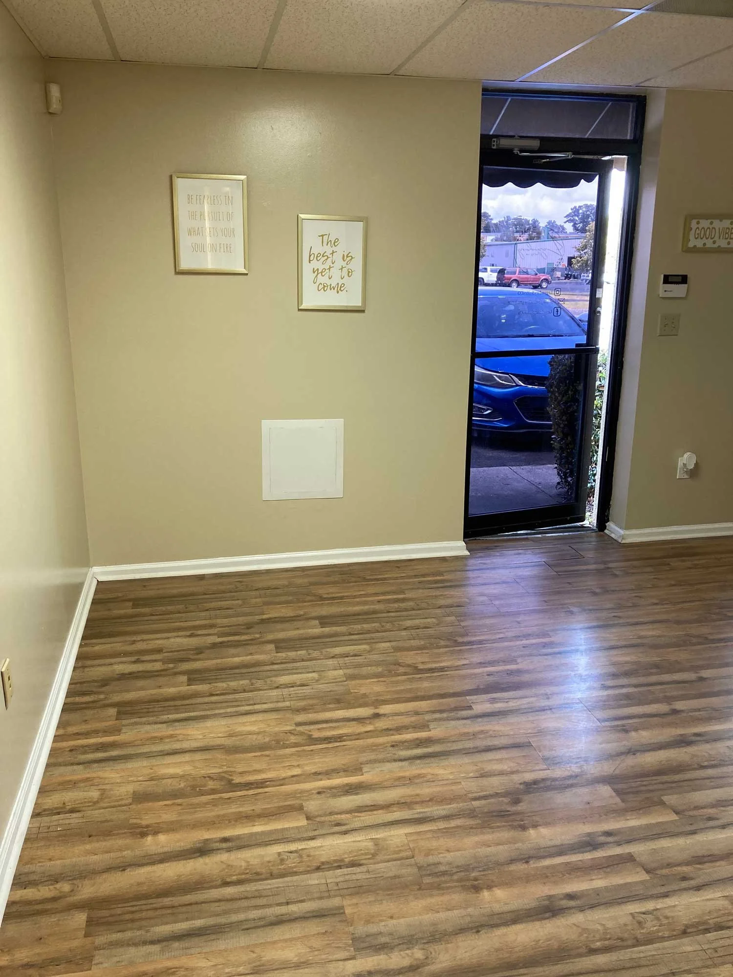 Interior image of 4290 Belair Frontage Rd.