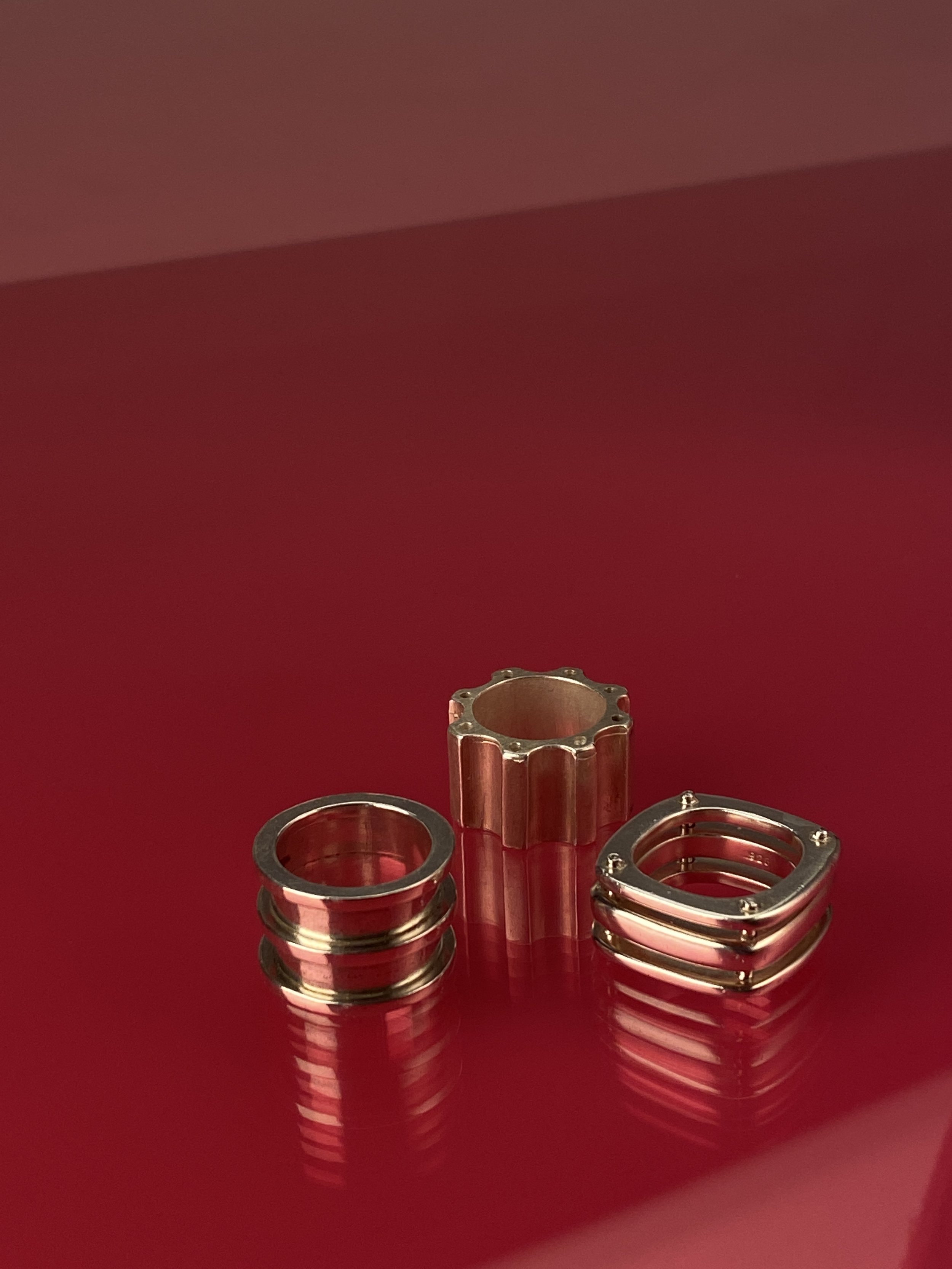 Hardwear Rings : Red background.JPG