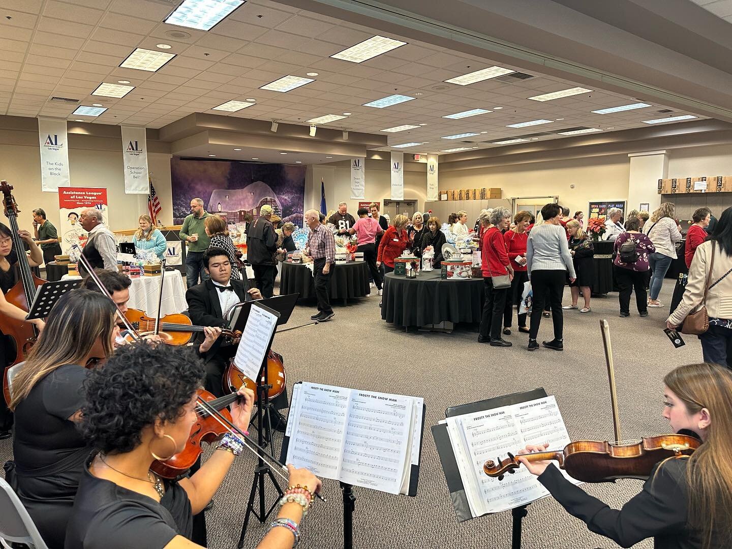 Beautiful Event at the Assistance League of Las Vegas Thrift Shop!! Thank you for having us! 🙏 🎶 🎻 

@assistanceleaguelasvegas
@assistanceleaguelvthriftshop