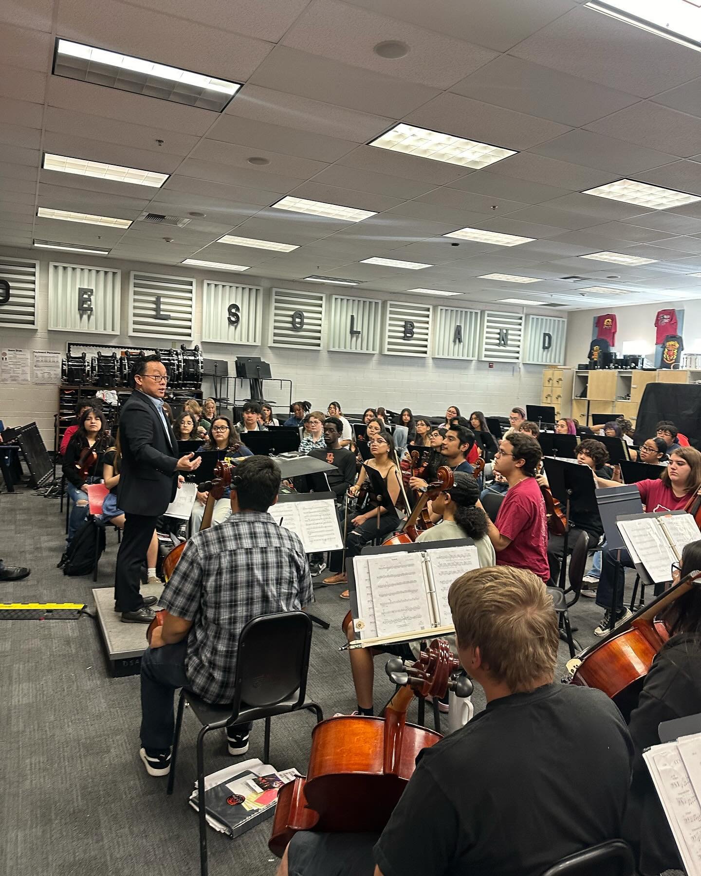 Thank you Dr. Gene Moon for visiting and sharing your talent with our DSA Philharmonic Orchestra!

@genemoon_conductor 
@dsa_band 
#orchestra #philharmonic