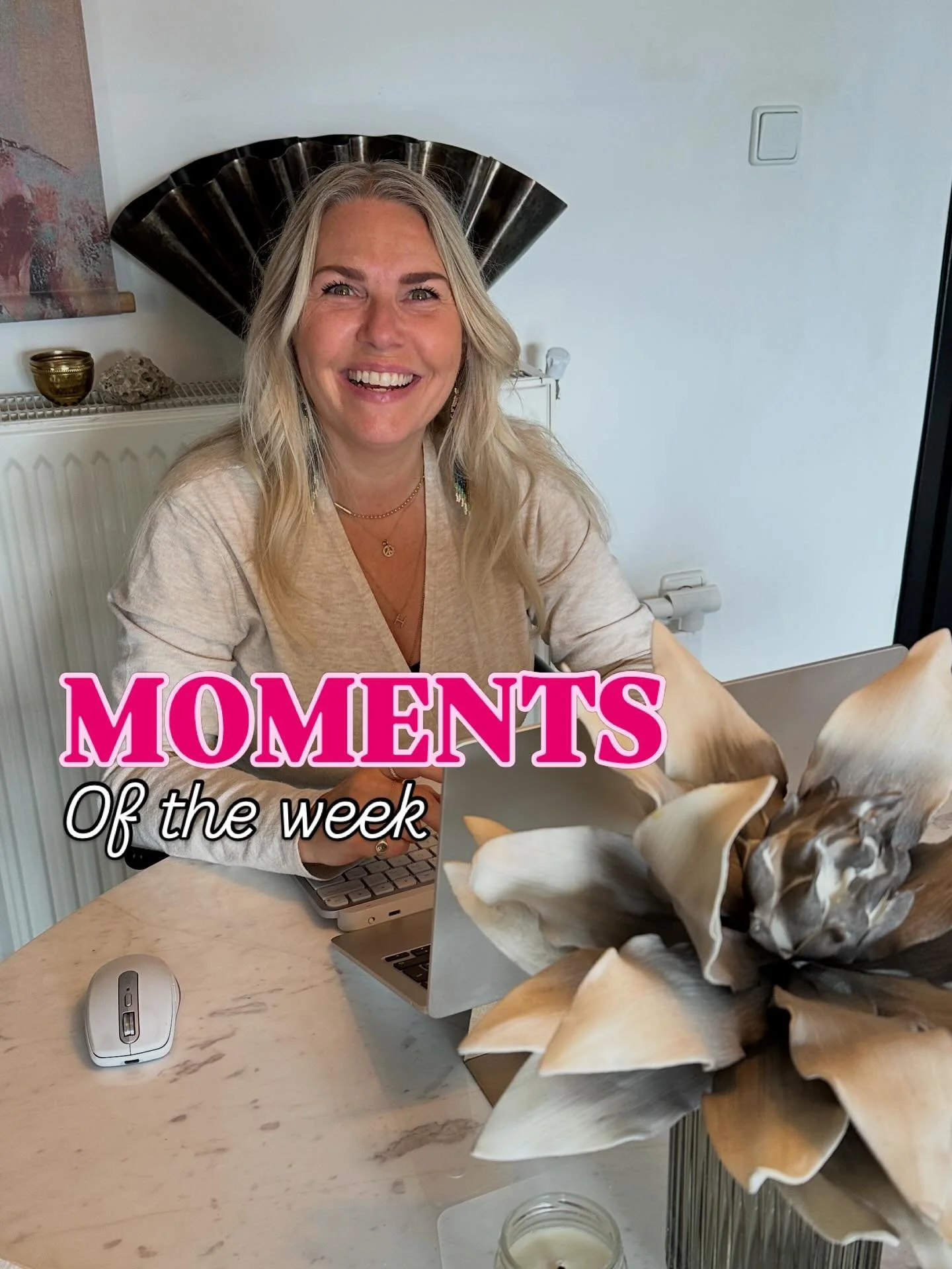 MOMENTS of the week 💕

Lande i Gr&aelig;kenland.
M&aelig;rke roen falde p&aring; plads igen.

En uge med nye begyndelser et sp&aelig;ndende m&oslash;de, der f&oslash;les som starten p&aring; noget rigtigt. Onlinem&oslash;der fra nye omgivelser. Og e