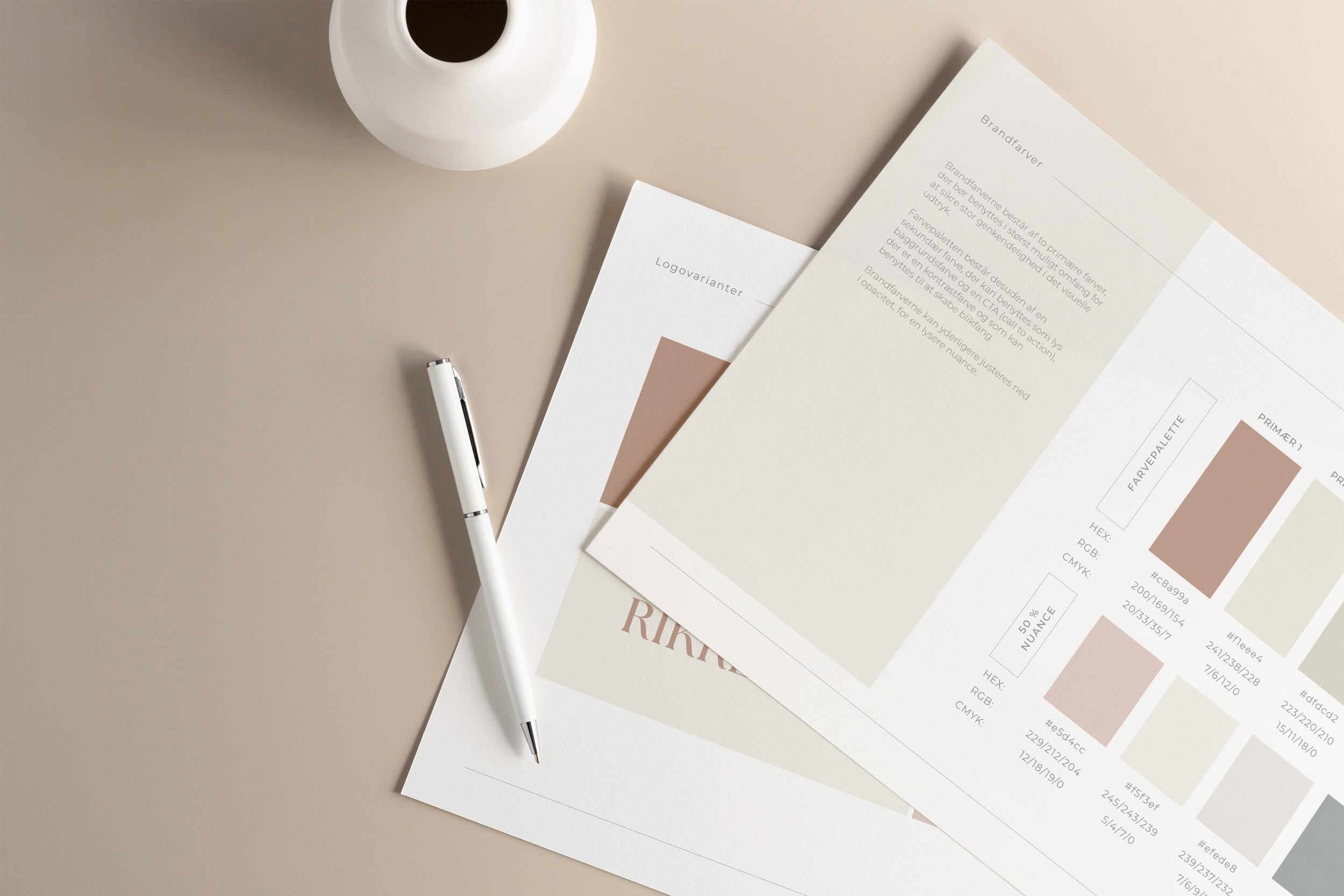 Brandguide MOCKUP.jpg