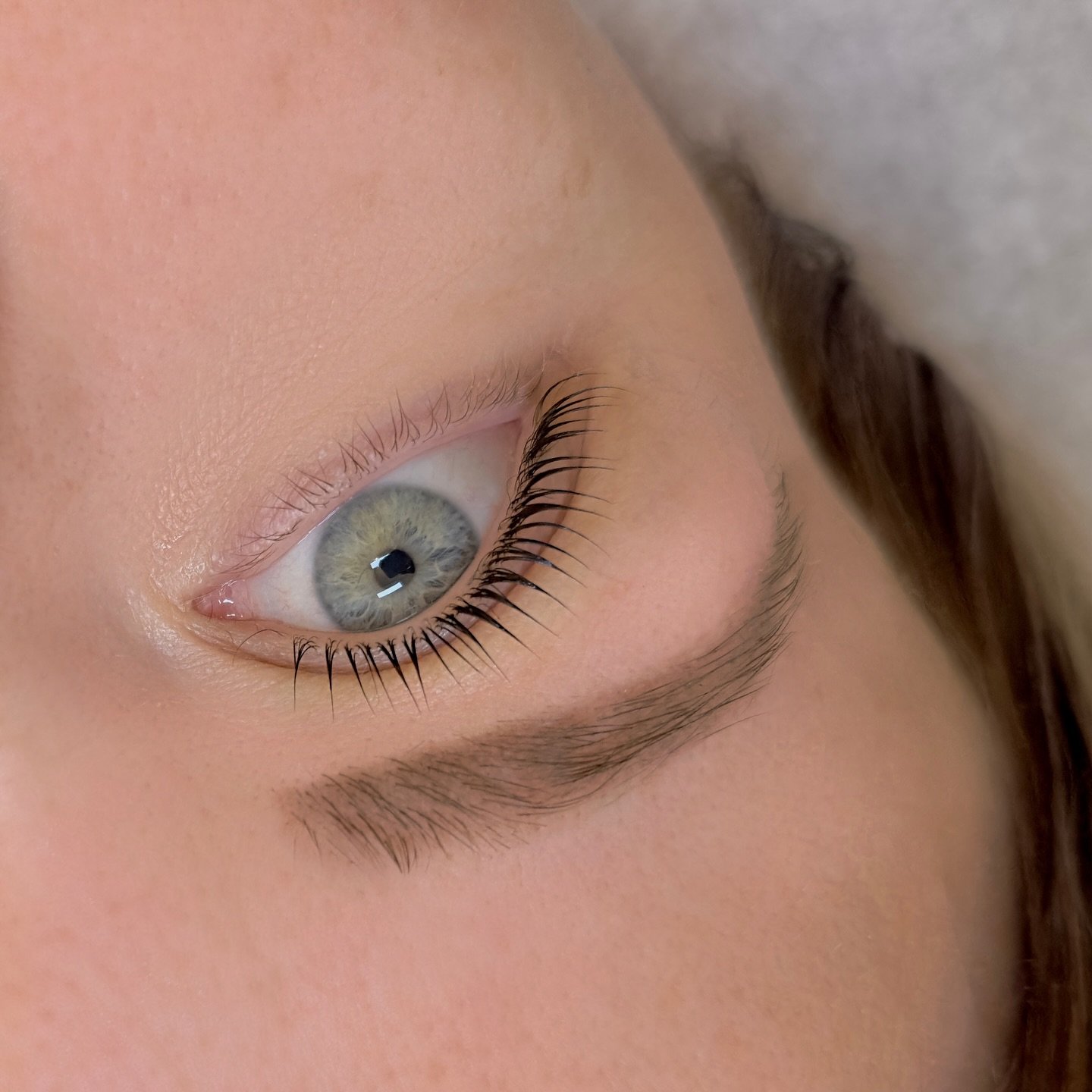 Ready for the summer ✨ lash lifts are waterproof which means while in the pool, at the beach, or straight out the shower your lashes will remain curled 🫶💦

#lash #lashlife #lashliftandtint #lashlift #lashes #newyork #yumilashes #yumilashlift #longi