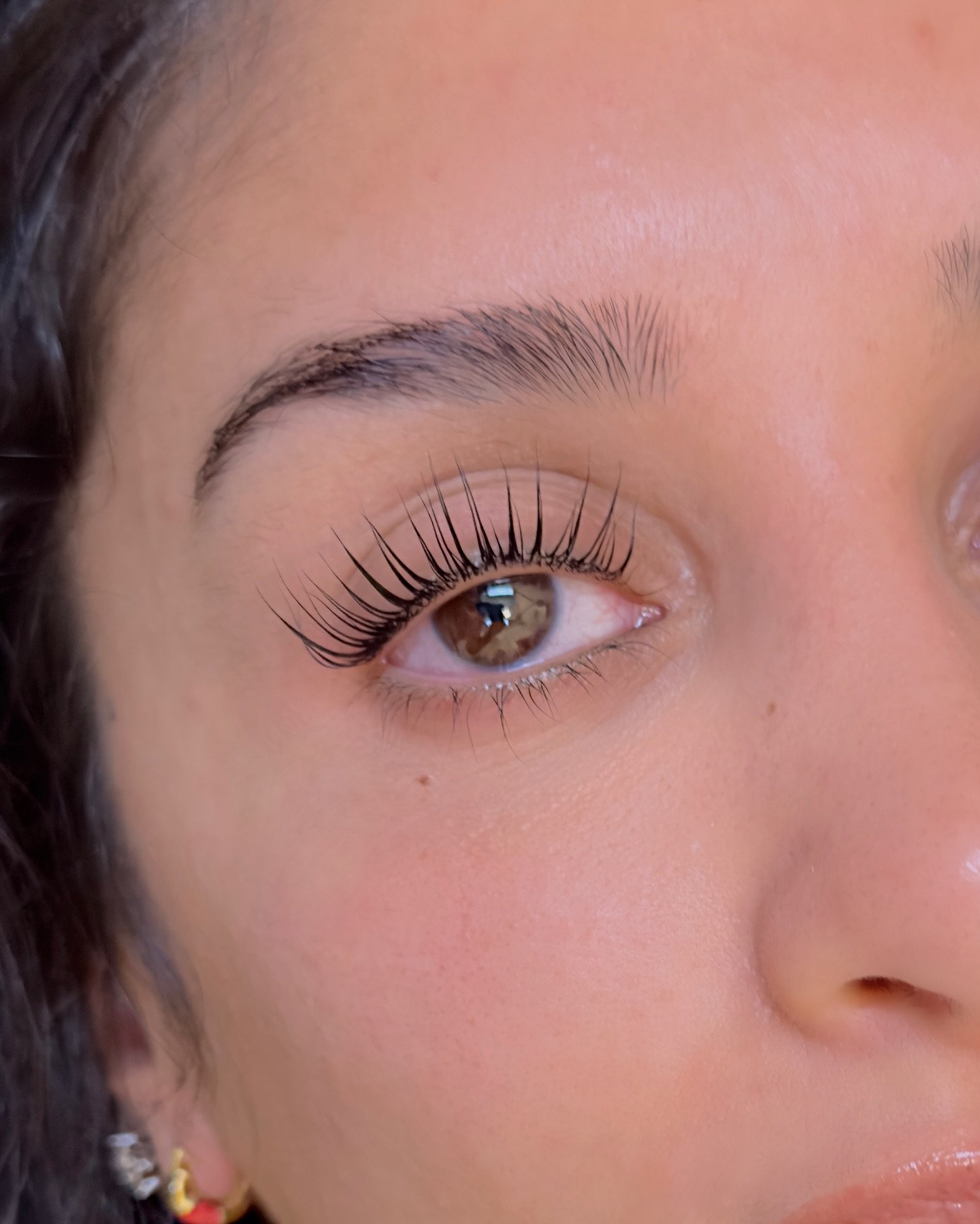 Client uses @babeoriginal serum for growth but she&rsquo;s had 5 yumi lash lifts &amp; we gasp at the results every time 😍✨ 

#lashlift #lashliftlongisland #lashliftandtint #newyork #longisland