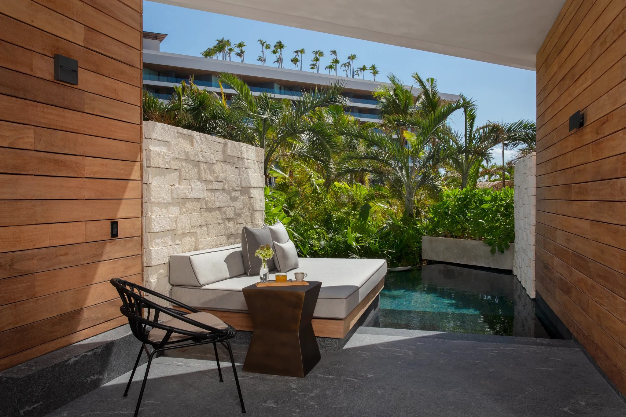 Preferred Club Junior Suite Swim Out Tropical View