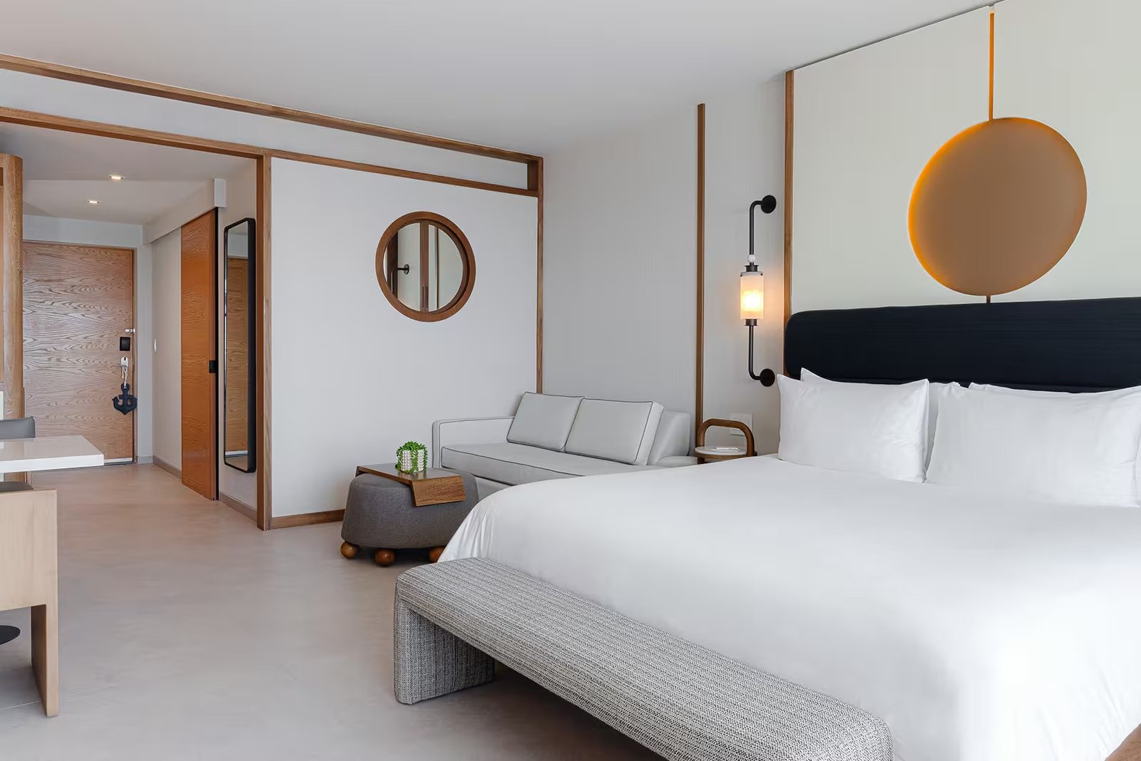 OCEANFRONT ROOM (KING)