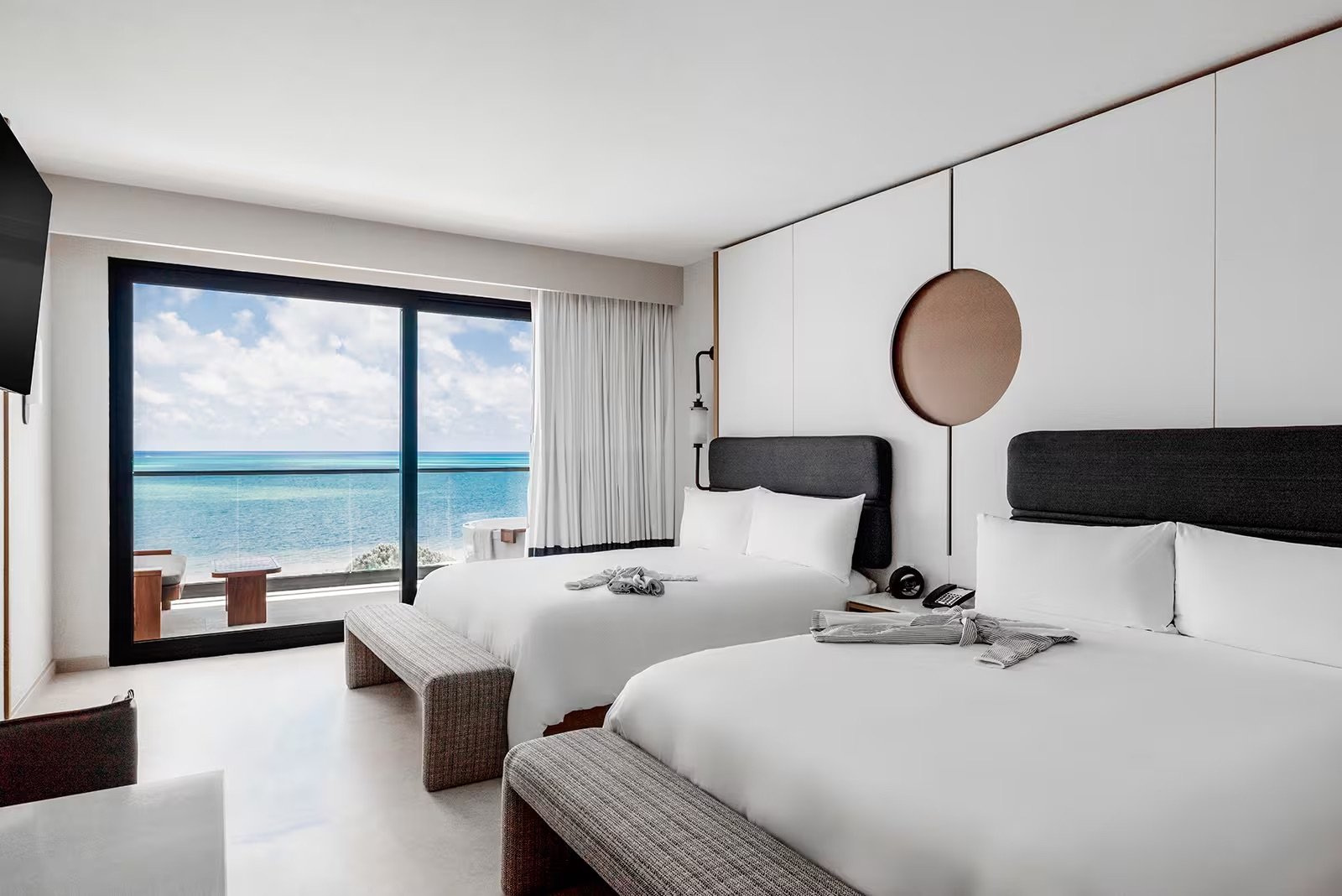 OCEANFRONT ROOM (2 QUEENS)