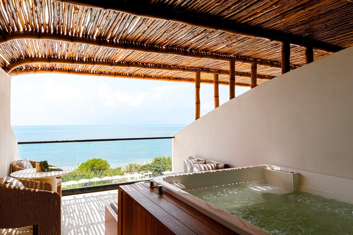 OCEANFRONT F&F (TERRACE)