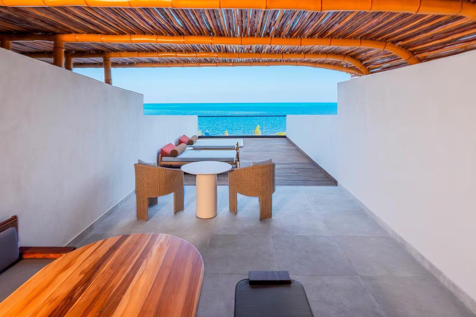 SUNDECK F&F (PRIVATE TERRACE)