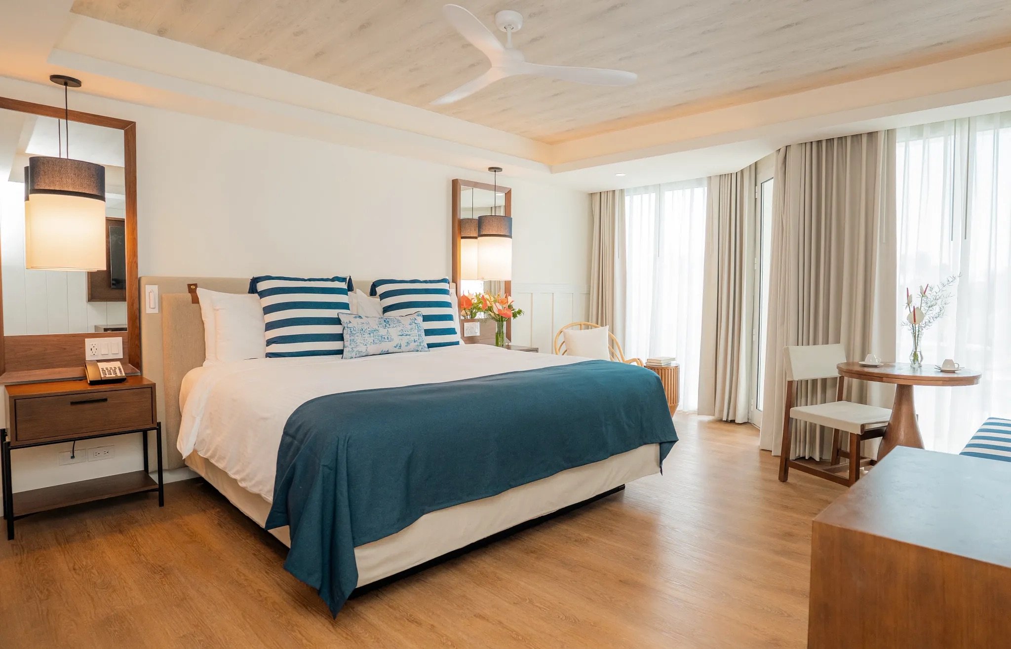 Superior King Ocean View King Room