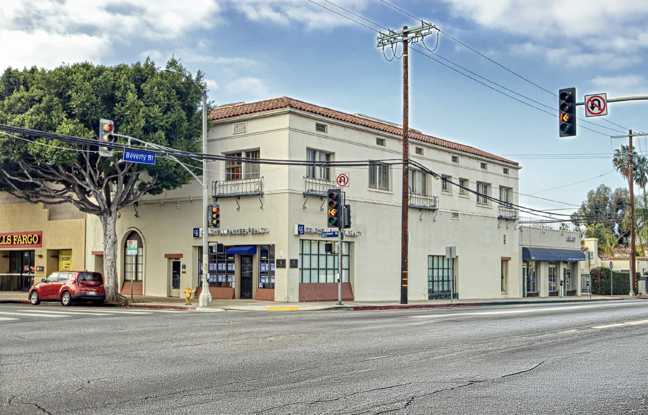 The Corner on Larchmont & Beverly