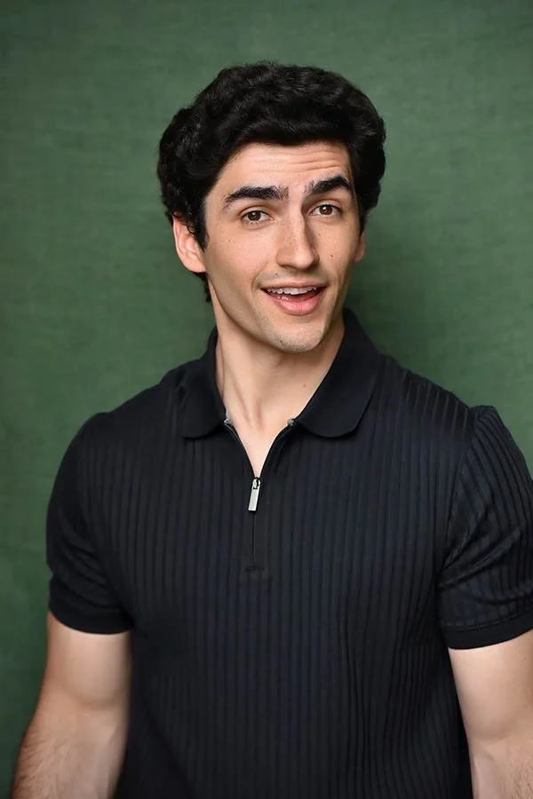 A personable and expressive Los Angeles actor headshot designed to highlight warmth, approachability, and natural charisma. This professional headshot captures genuine personality and ease, making it ideal for commercial, television, and casting subm