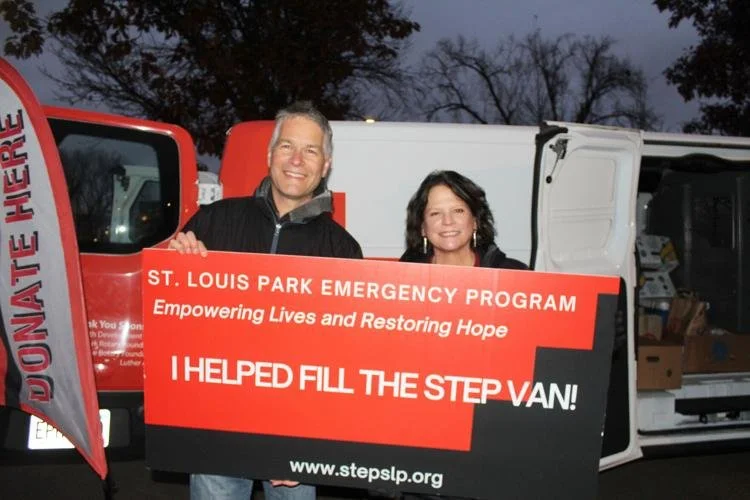 Reps. Kraft and Youakim bring constituents to STEP van after call for donations (11/25)