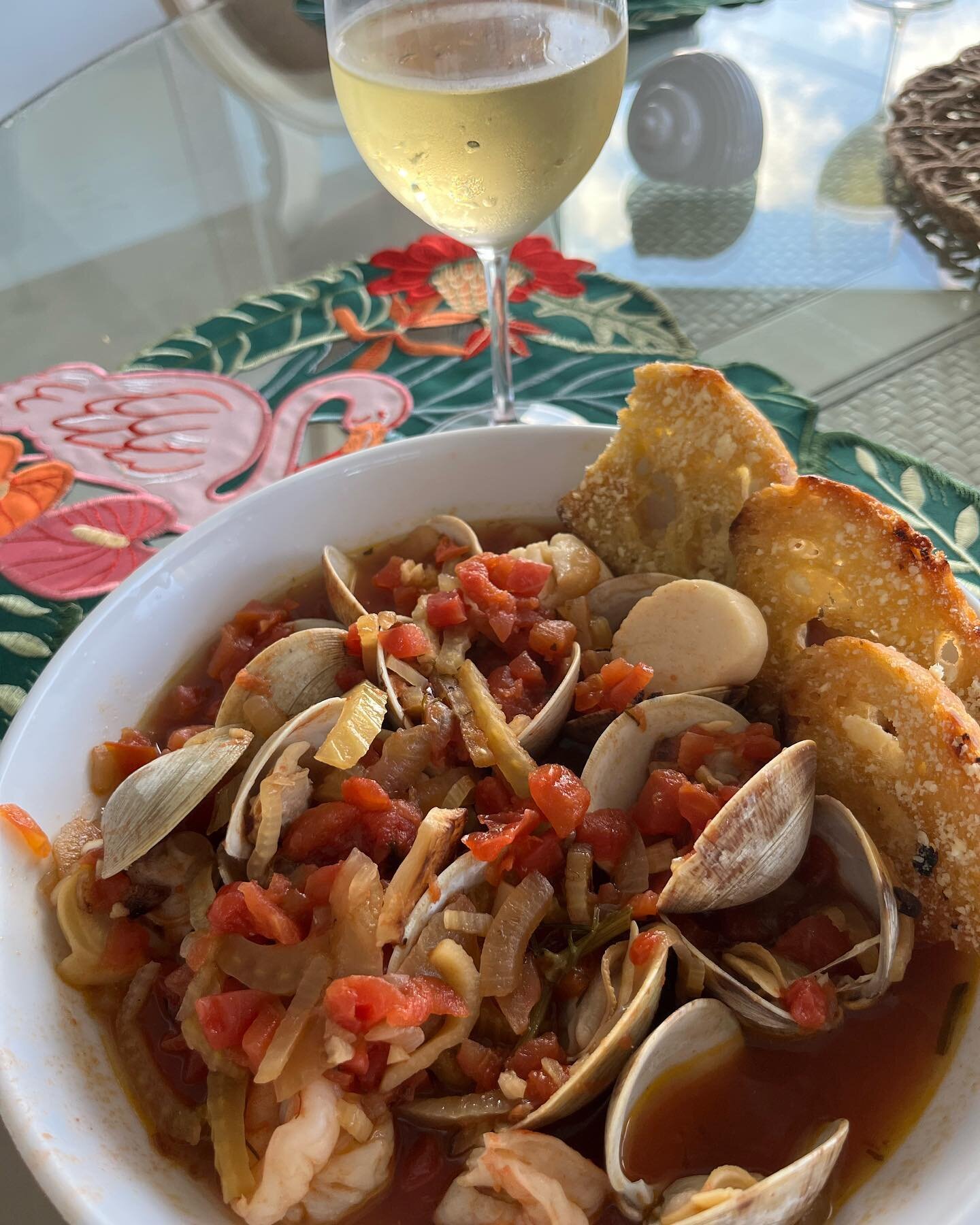 Eating more seafood - Cioppino! @beyer.tom @stressfreecookingwithcolor #cookingathome #cookingwithlove