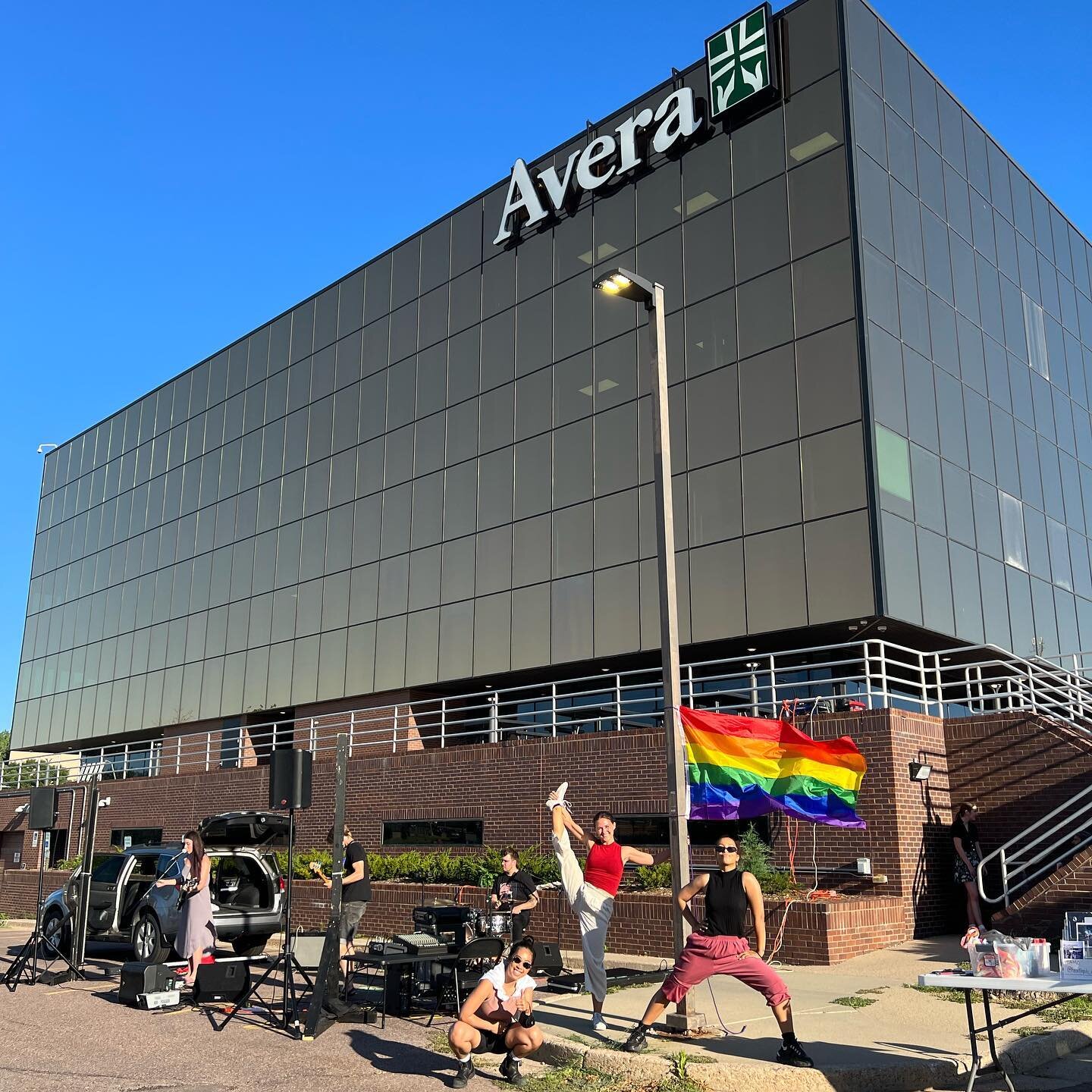 Tonights secret location is&hellip;

The gold Avera building off of 10th street in Downtown Sioux Falls. This is the same parking lot as the Great outdoor store. The only available entrance to this parking lot is off of 1st Ave!

Keep an eye out for 