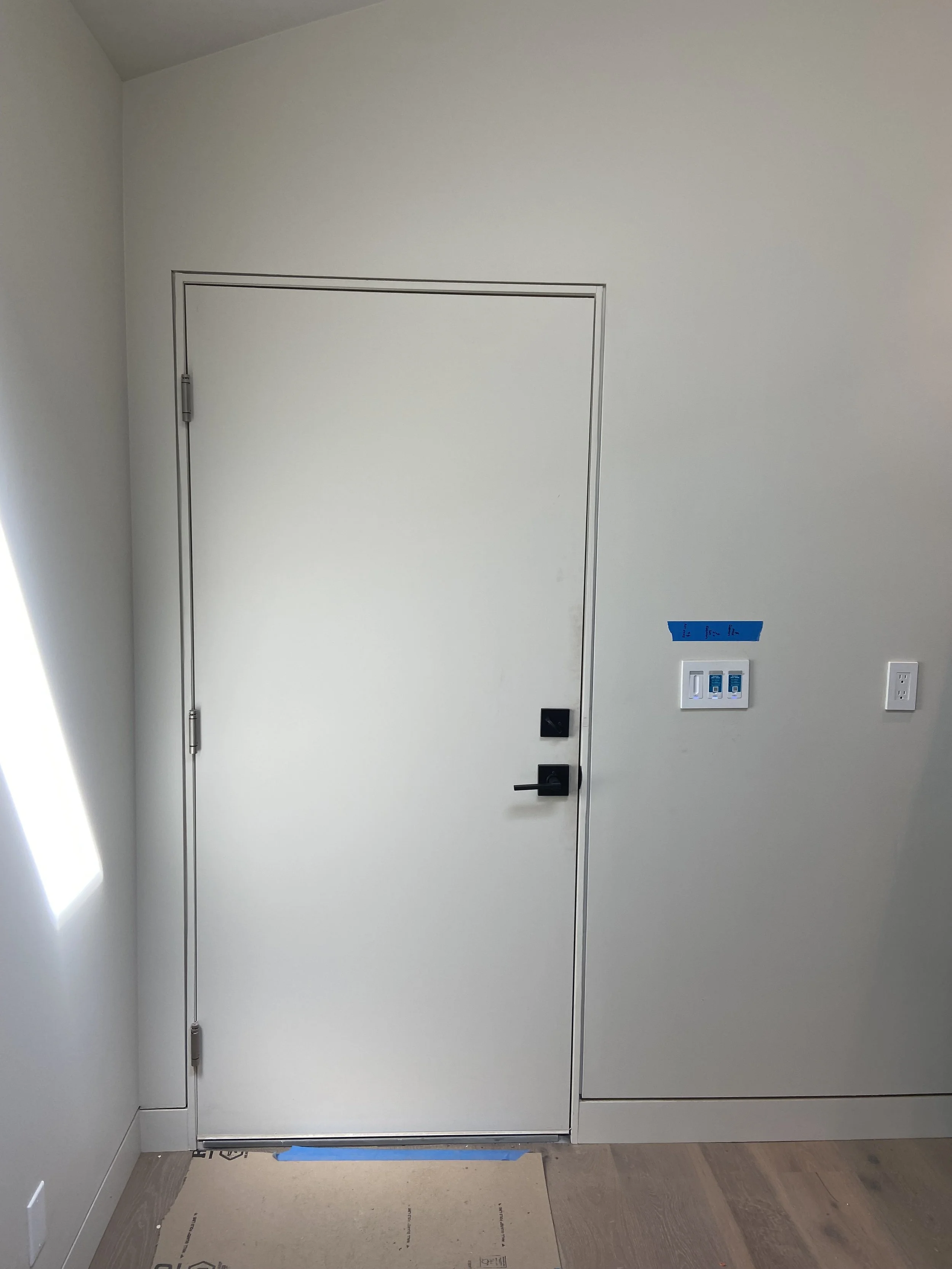 Recessed baseboard drywall installation with flush trim and architectural details in Snohomish & King County, WA