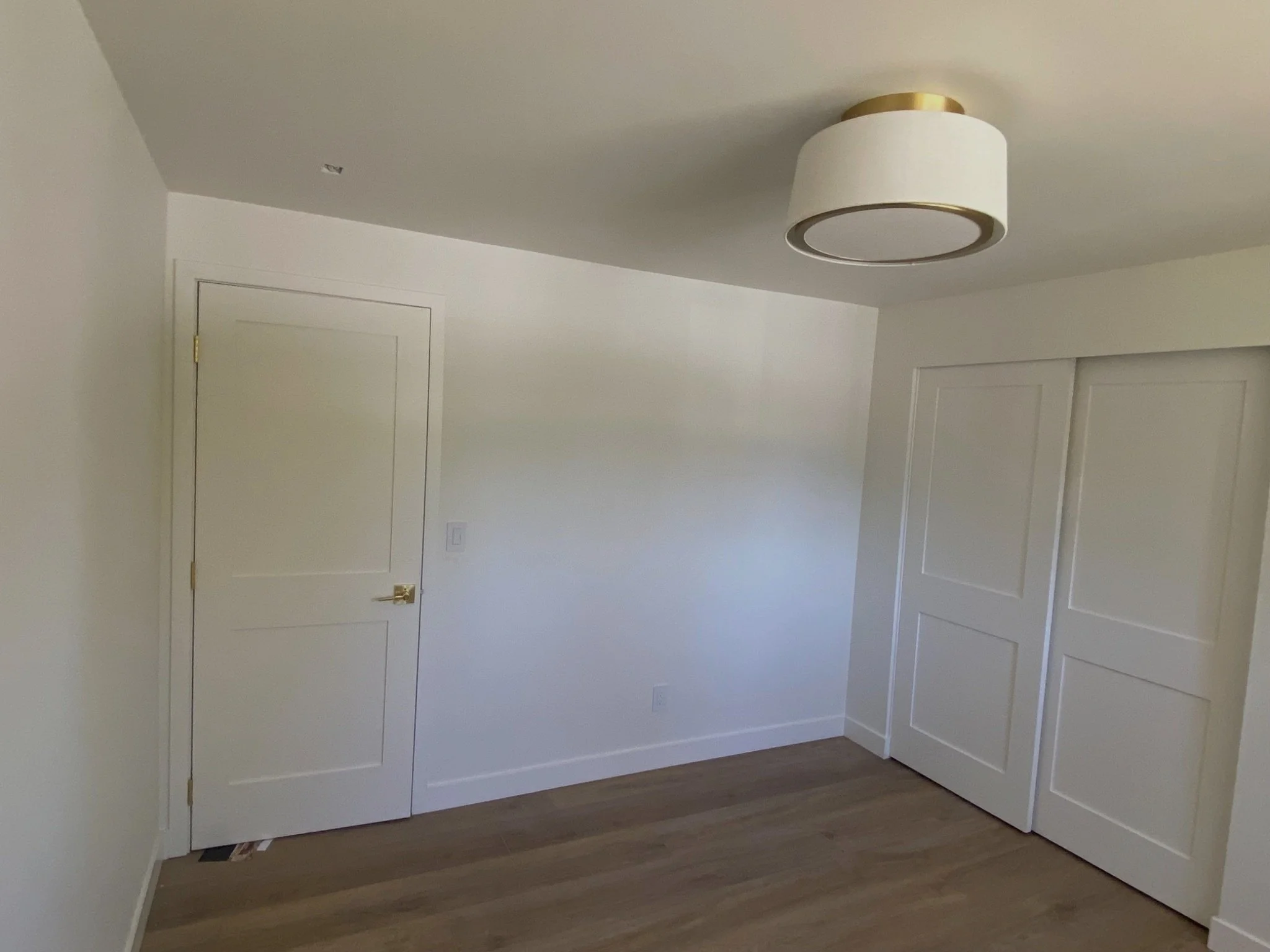 Popcorn ceiling removal and Level 5 skim-coated smooth ceiling – Seattle and Bellevue WA