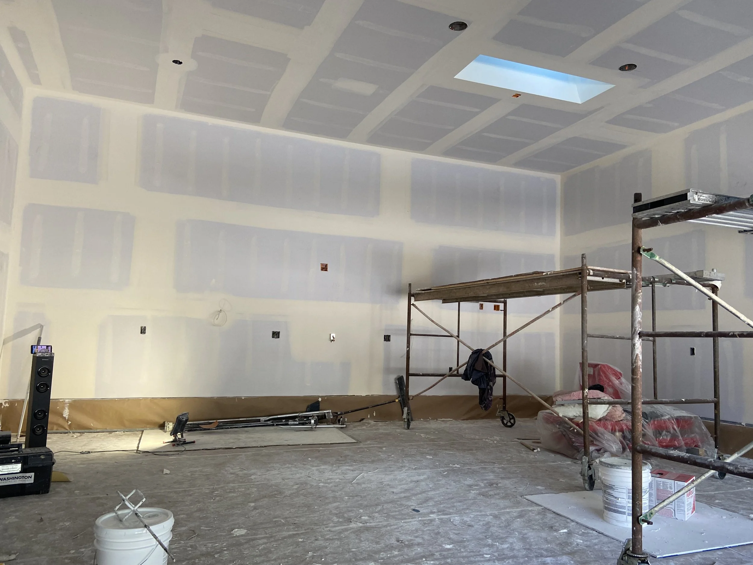 Level 3 drywall finish prepared for medium to heavy wall texture application