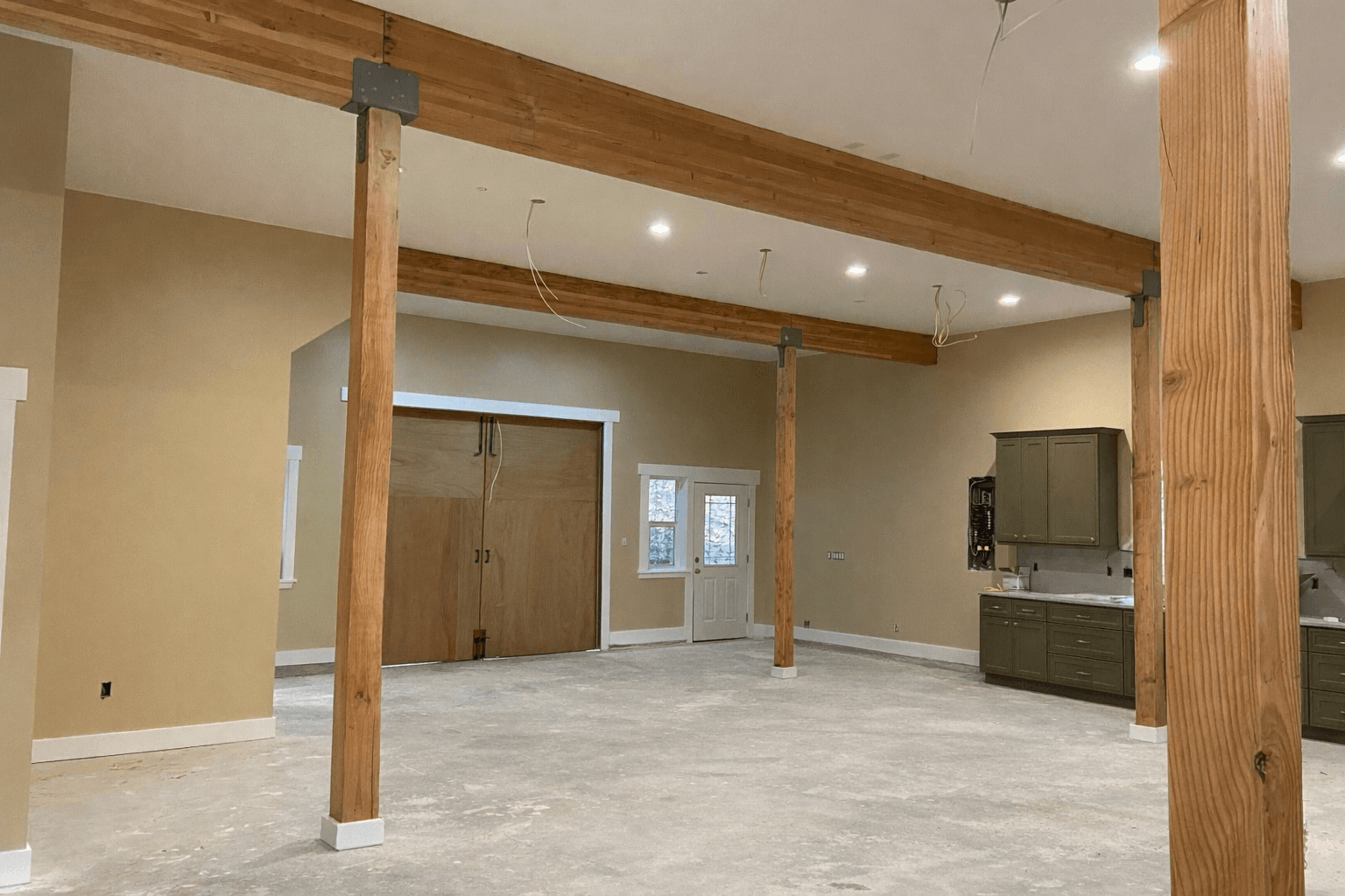 Issaquah garage with Level 4 drywall finish, primer, paint, and smooth finished walls
