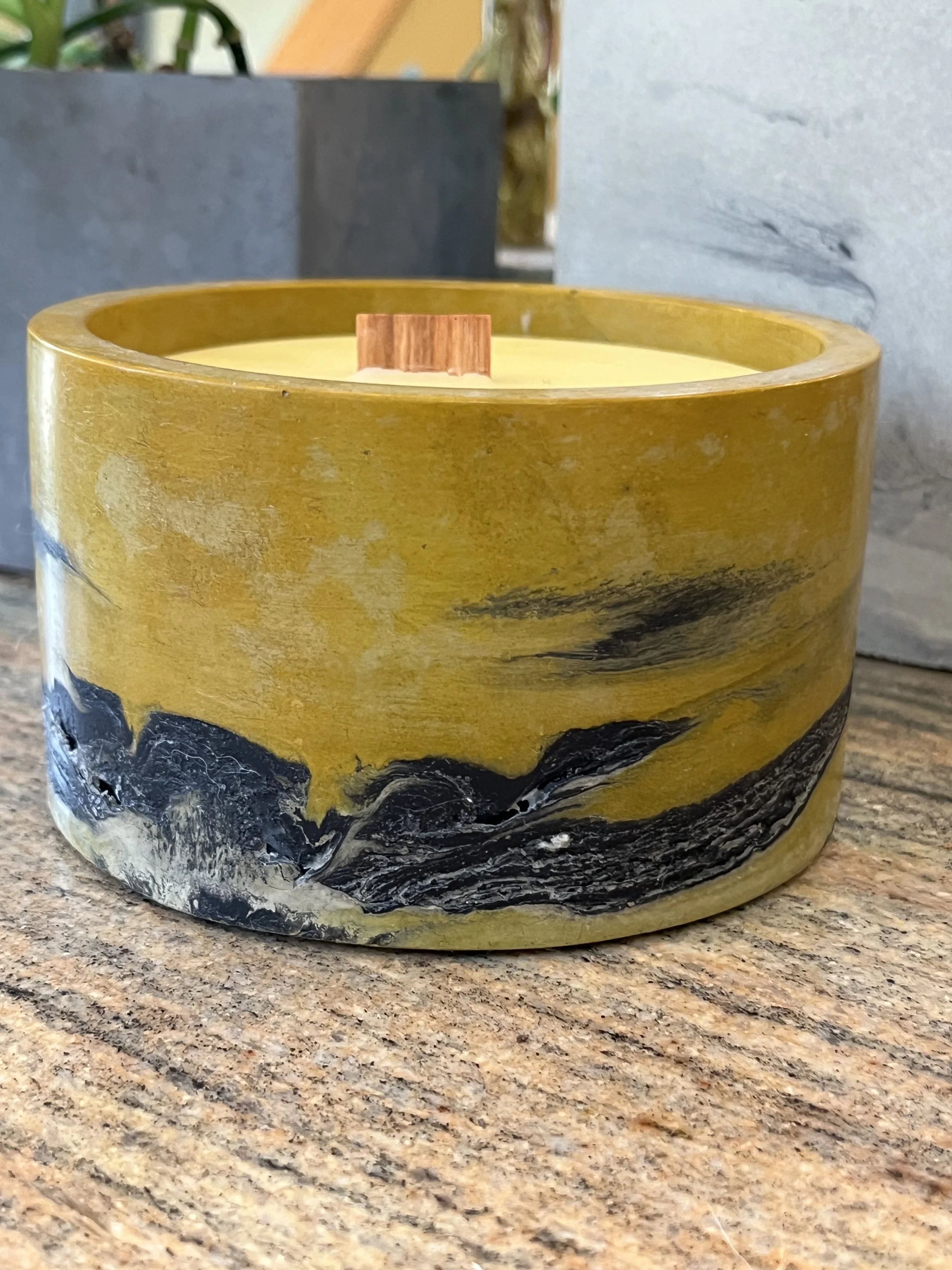 short can beeswax candle