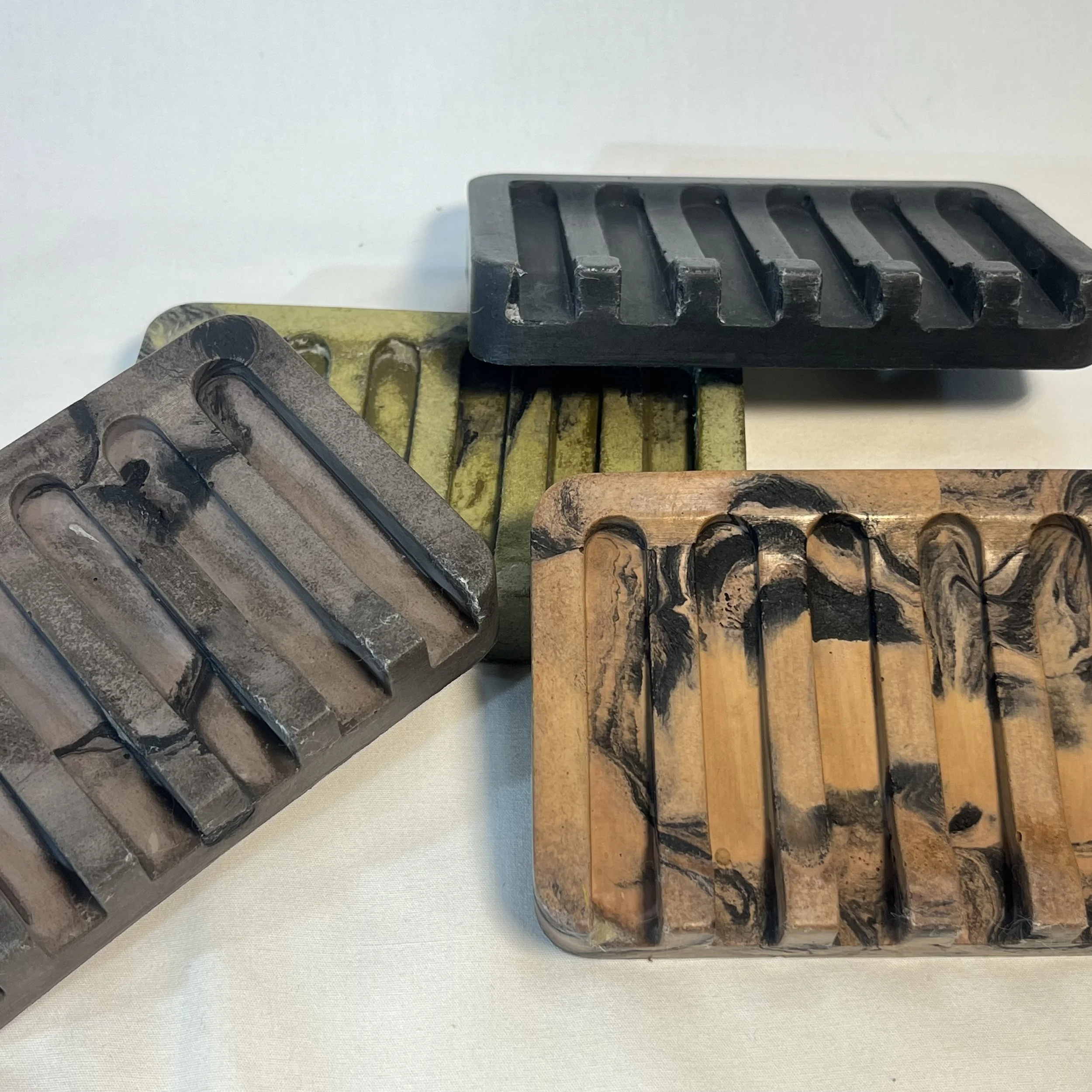 comb concrete soap dish