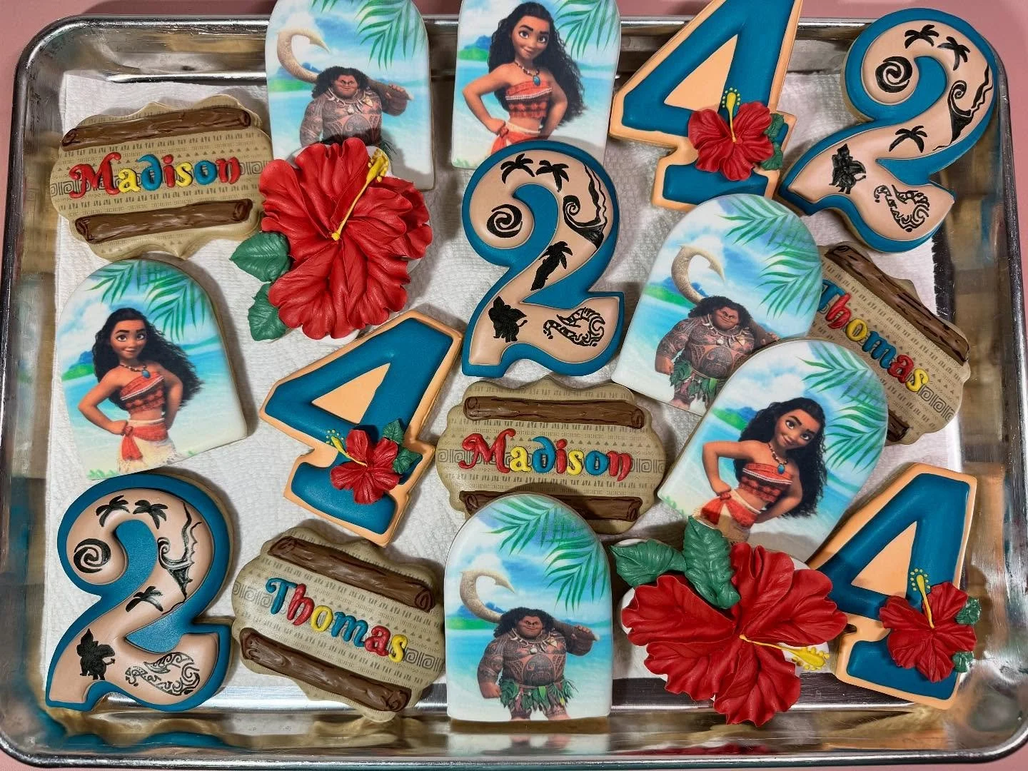 &ldquo;Sweet island vibes for a sweet little two year-old 🌺🌊✨ Custom cookies to celebrate in true tropical style!&rdquo;
.
.
.
#customdecoratedcookies #customcookies #cookiesofinsta #cookielady #yourccookielady #customcookiesbonitasprings #faithlov