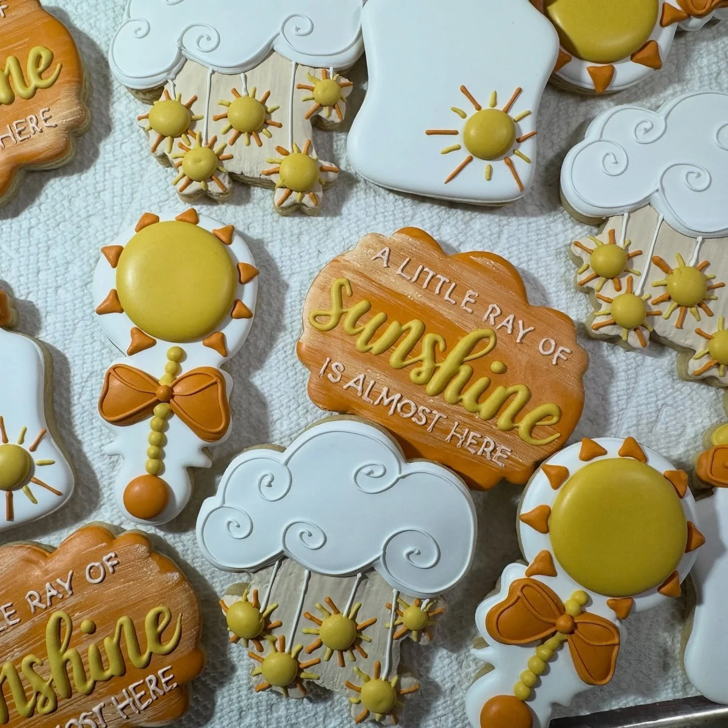 Celebrating the sweetest upcoming arrival with this sunny cookie set. Perfect for baby showers and gender reveals!

#LittleRayOfSunshine #BabyShowerCookies #CustomCookies #CookieArt #naplesfood #SugarCookies #BakerLife #edibleartpaint #CookiesOfInsta
