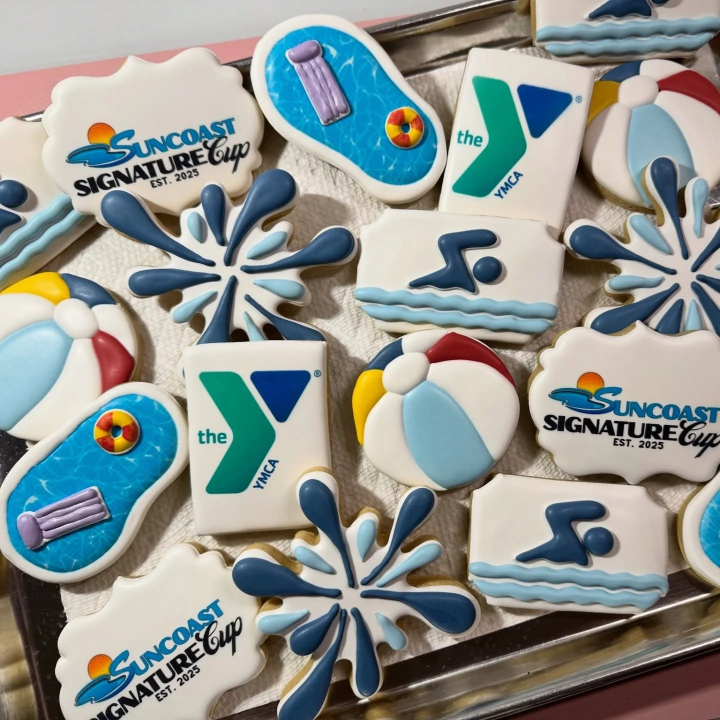 Baked with love for a great cause! Thrilled I got to create these custom cookies for Suncoast Custom Pools&rsquo; 1st Annual Signature Cup Golf Tournament! All in support of the local YMCA and the amazing work they do for our community!

#CustomCooki