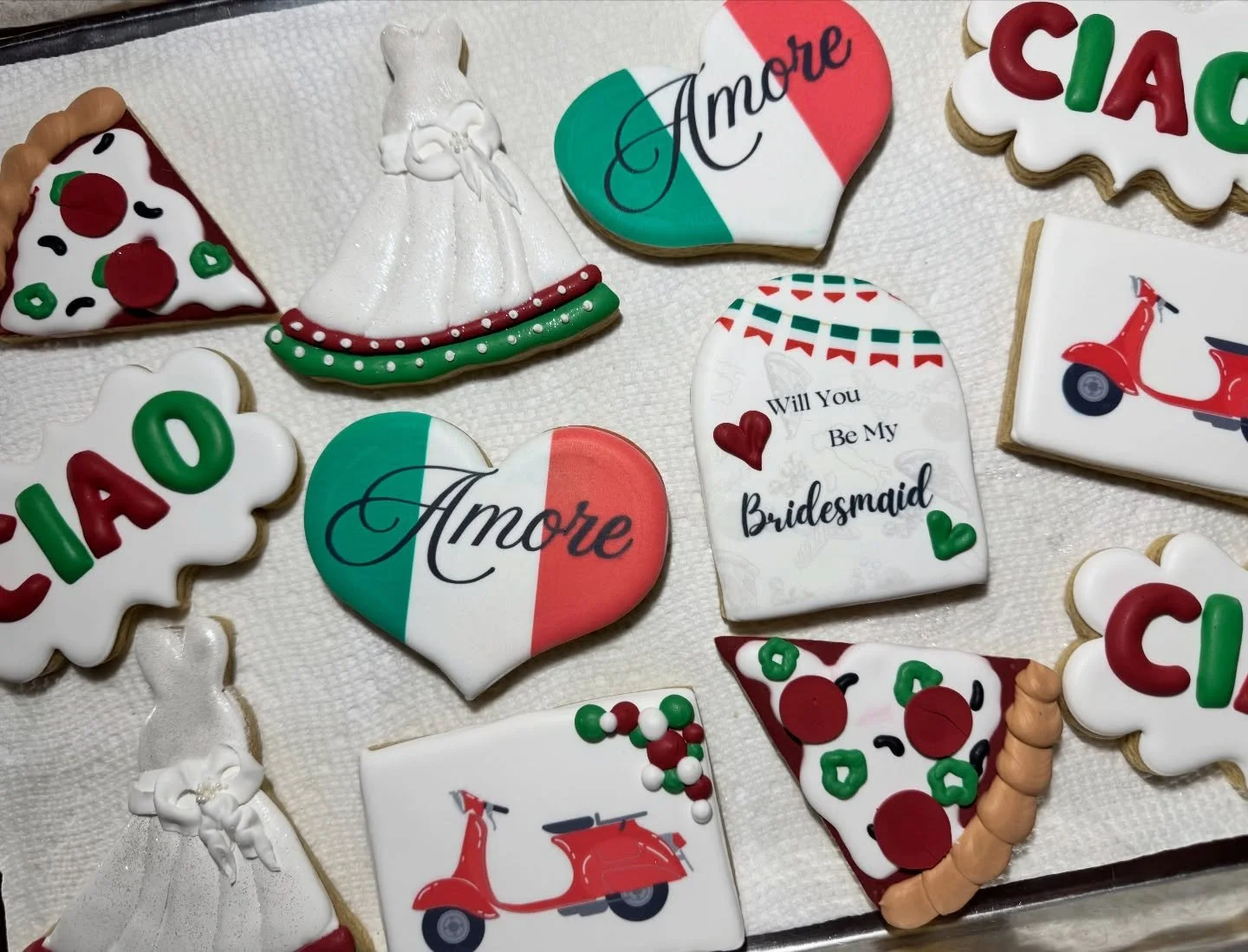 Bridesmaid proposal boxes, but let&rsquo;s make it Italian style with all of our favorite things!
.
.
#bridesmaidsproposal #weddingcookies #customcookies #naplesfl #colliercountymoms
