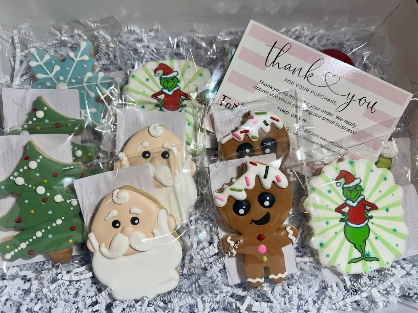 From our kitchen to your celebrations, we hope everyone had a wonderful Christmas! So thankful for all the love this season and excited for what&rsquo;s coming next year 💕

#customcookie #swflbaker #naplesfl #sweettreat #swflbusiness