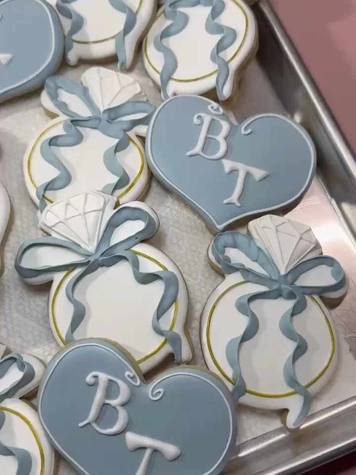 A sweet start to forever 💍🤍 Celebrating love, laughter, and the beautiful journey ahead.

#engagedlife #SweetCelebrations #swflwedding #napleswedding #EngagementVibes