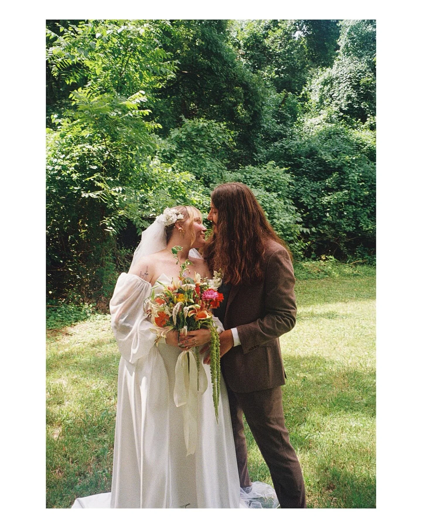 married in their yard with the people they cherish most, eating food made by their own hands ❣️ the wedding was a labor of love and every aspect was so special &amp; intentional! i love them! 

Logan &amp; Sam - soulmates, best friends, &amp; now hus