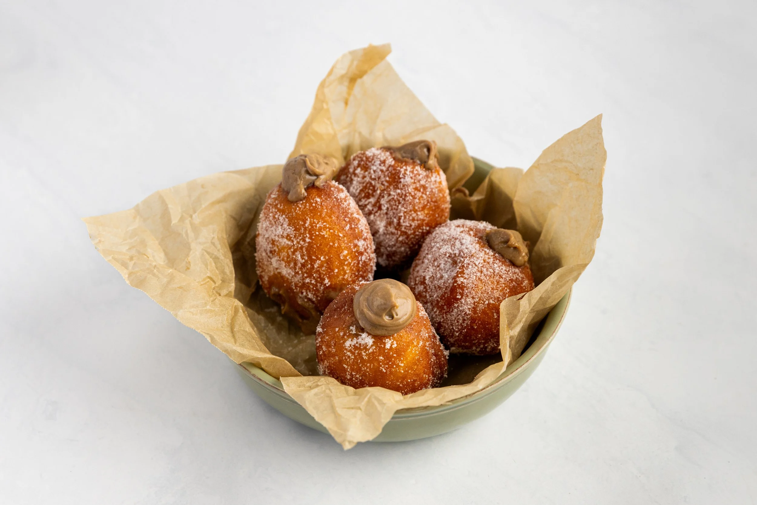Hojicha Custard &amp; Caramelised White Choc Donuts