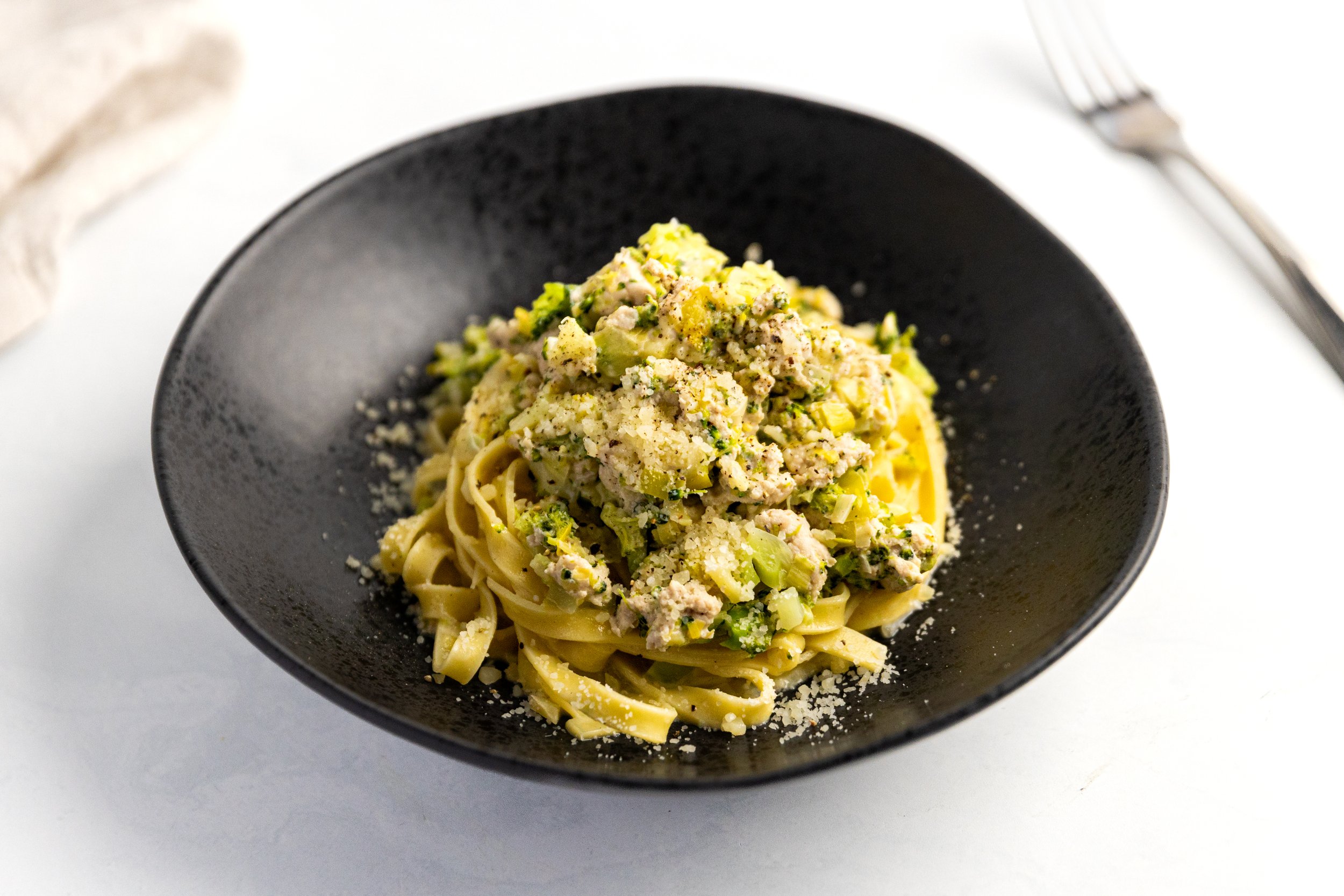 Creamy Chicken and Broccoli Fettuccine
