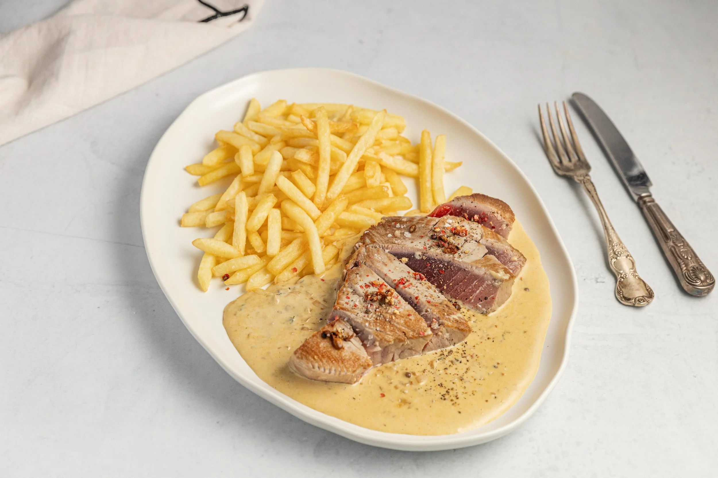 Tuna Steak with Mustard Sauce &amp; Chips
