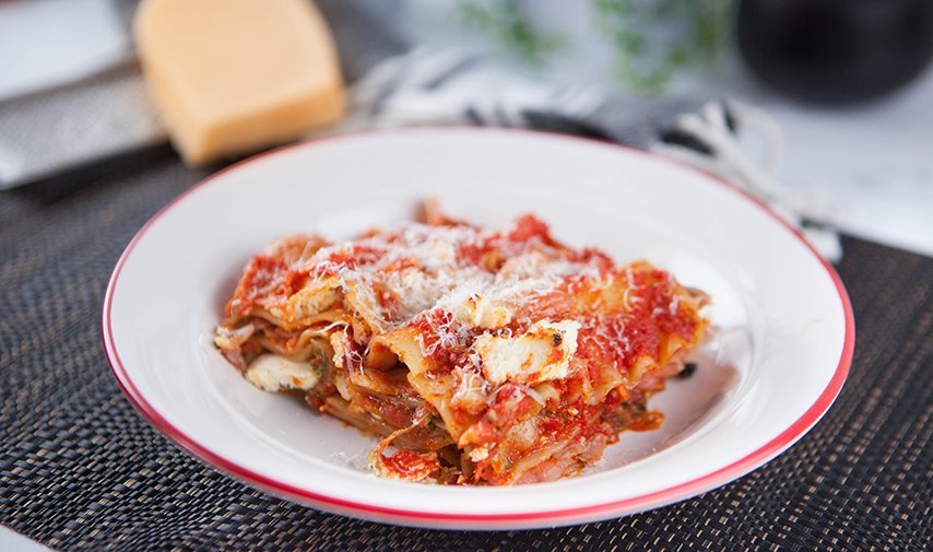 Quick & Easy Classico Lasagna Recipe (with jar sauce) - Mindy's