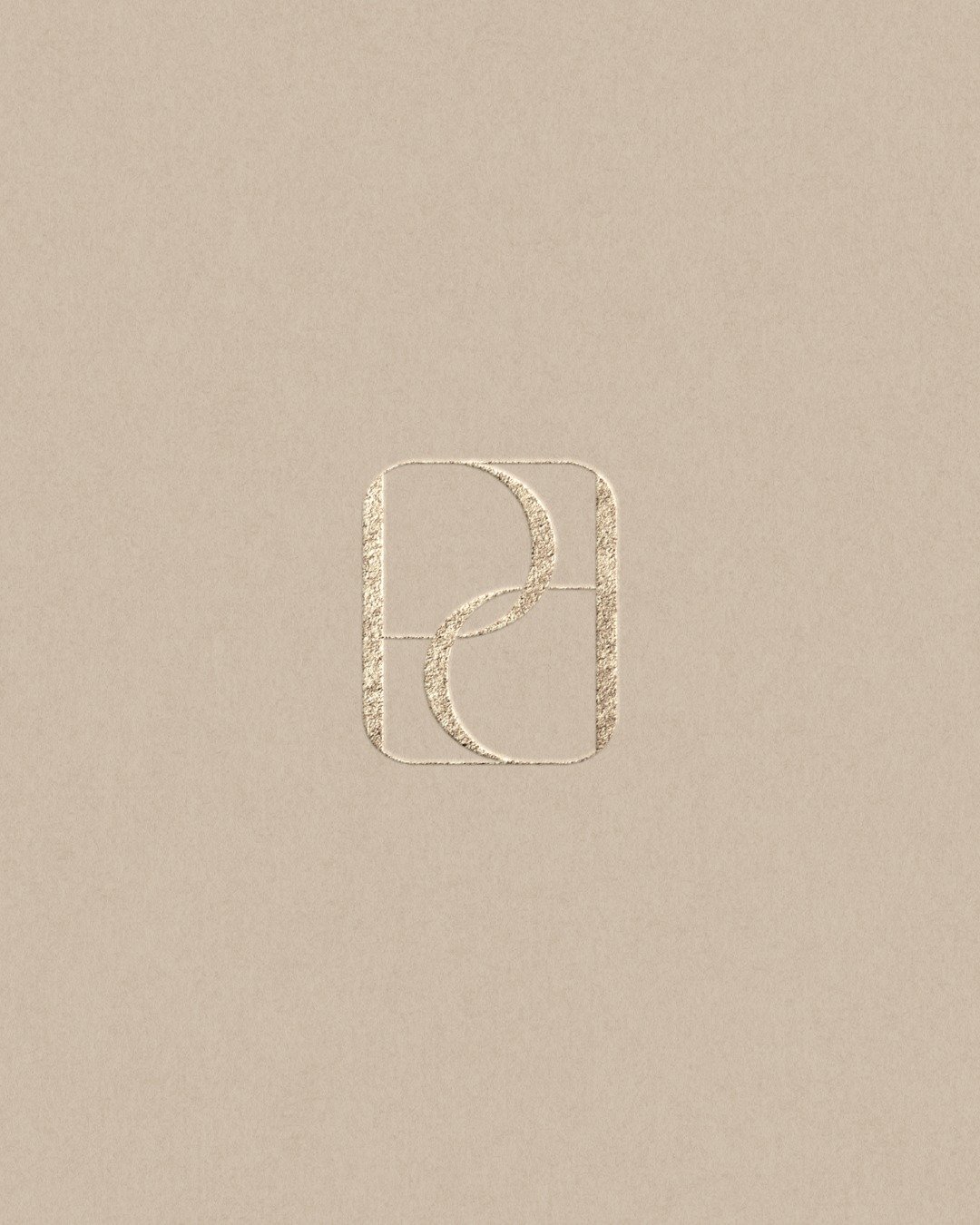 A mark that speaks softly but leaves a lasting impression. Subtle texture, considered detail, and a monogram designed to feel timeless in every setting.

#AllyMayDesignStudio #AllyMayDesign #DunsboroughDesign #DunsboroughBranding #DunsboroughCreative
