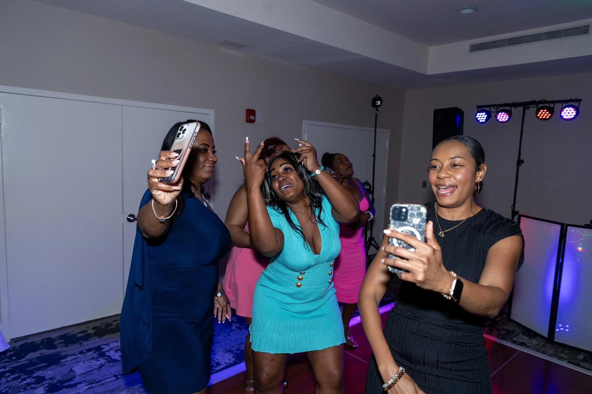 slimphipartyn-175.jpg