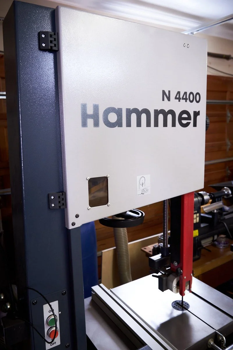 Hammer N4400 18inch bandsaw in a garage woodworking shop.