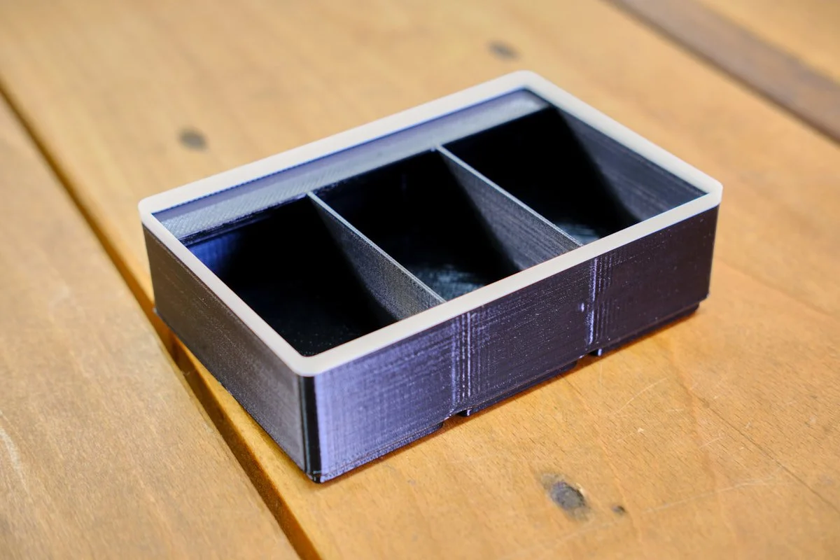 Gridfinity_2X4_Bin_Labeled_Compartment_Blog.jpg