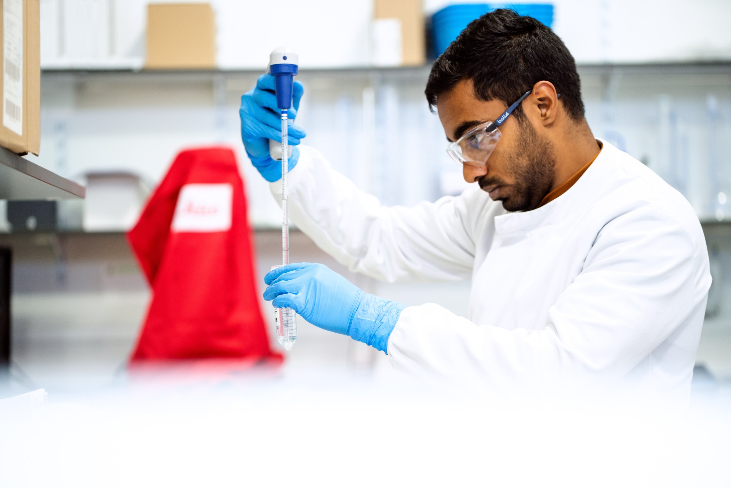 3-MIA_scientist-in-laboratory-bySuperBC.jpeg
