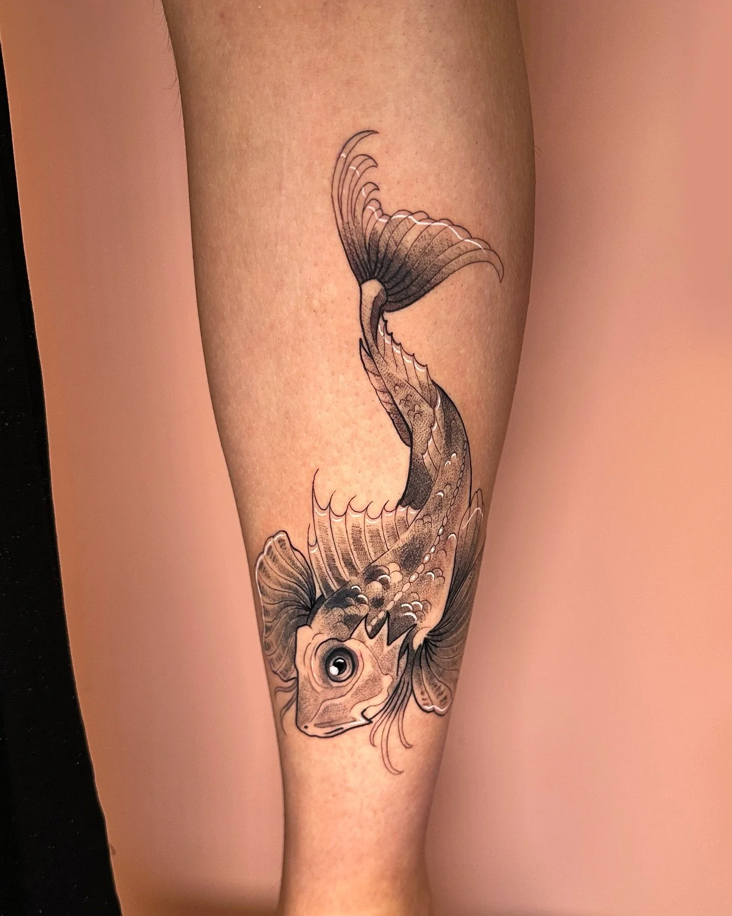 Det er ikke hver dag jeg f&aring;r gleden av &aring; tatovere en av Norges fiskearter p&aring; en marinebiolog! 😄 Dette er en knurr, en uvanlig men vakker fisk som jeg ikke engang visste fantes f&oslash;r jeg fikk denne foresp&oslash;rselen. Takk fo