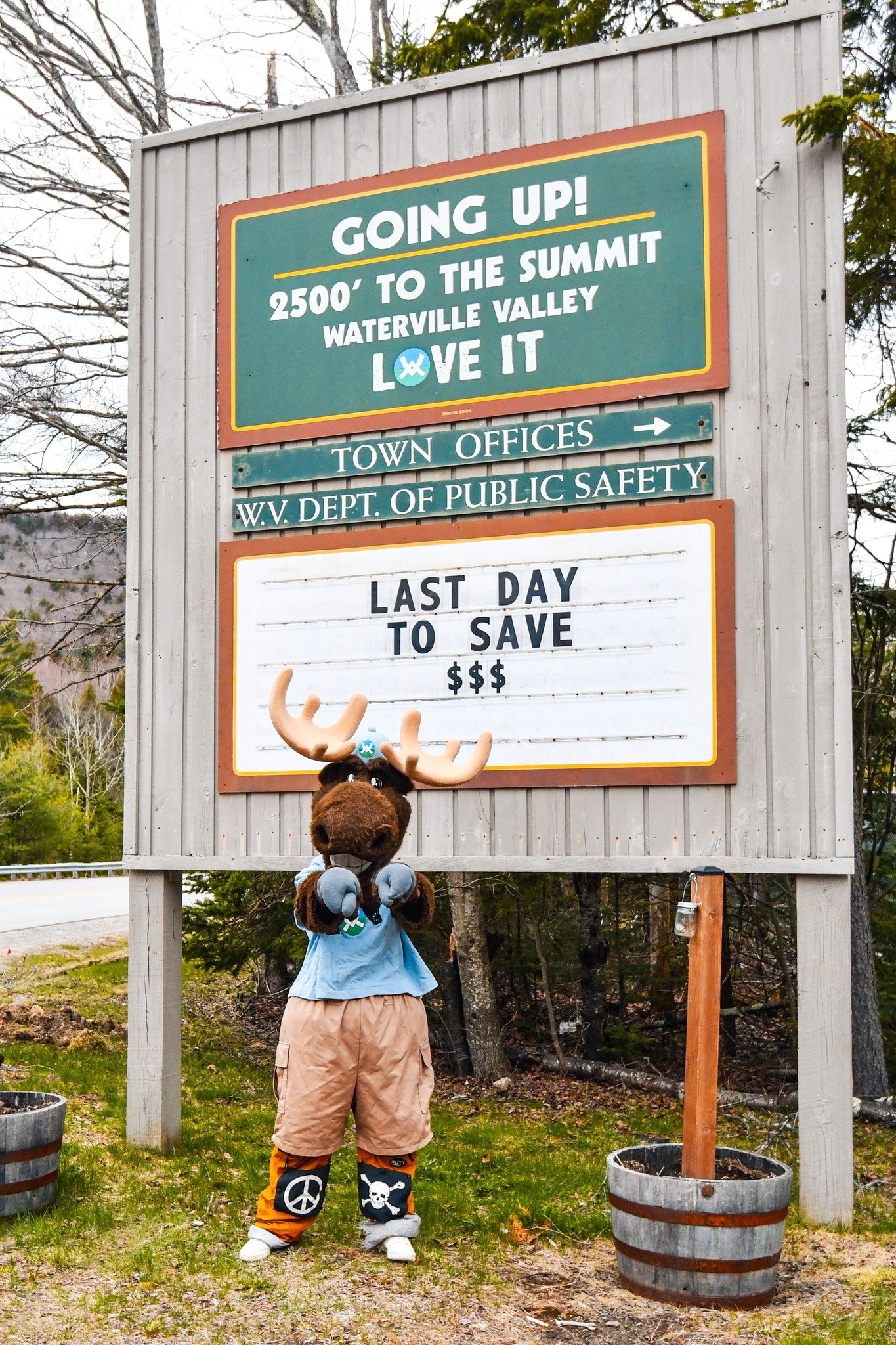 Don't miss the deadline! Less than 24 hours left to snag your season pass at its lowest price! 

Sale perks end at midnight! Don't miss out on summer chairlift access, exclusive lodging discounts, 10% off renewals, and the Kids Ski Free deal with the