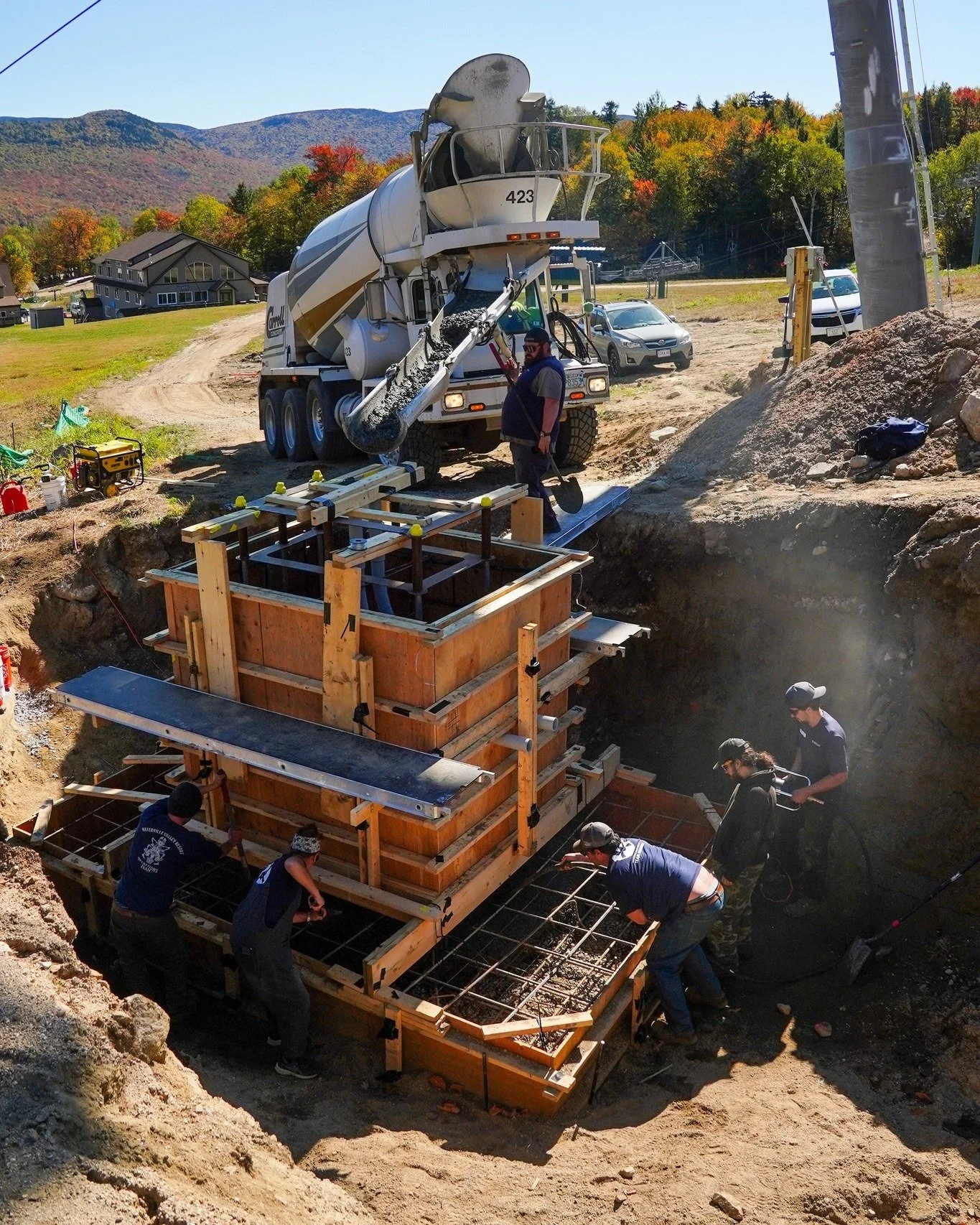Final cement pours are done ✔️ Next step: setting towers into place!

Learn more about the t-bar project using the 🔗 in bio.