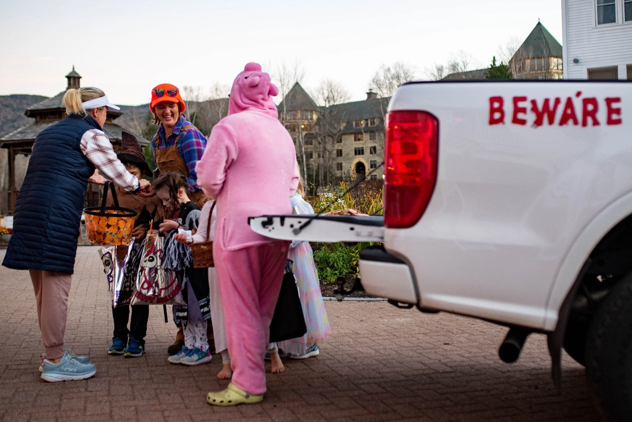 Calling all ghosts, ghouls, and candy cruisers! 👻 Join us on October 25th at 5pm in Town Square for our annual Trunk or Treat, hosted by Waterville Valley Resort! 🚗✨

Want to participate? Email marketing@waterville.com to pre-register your vehicle!