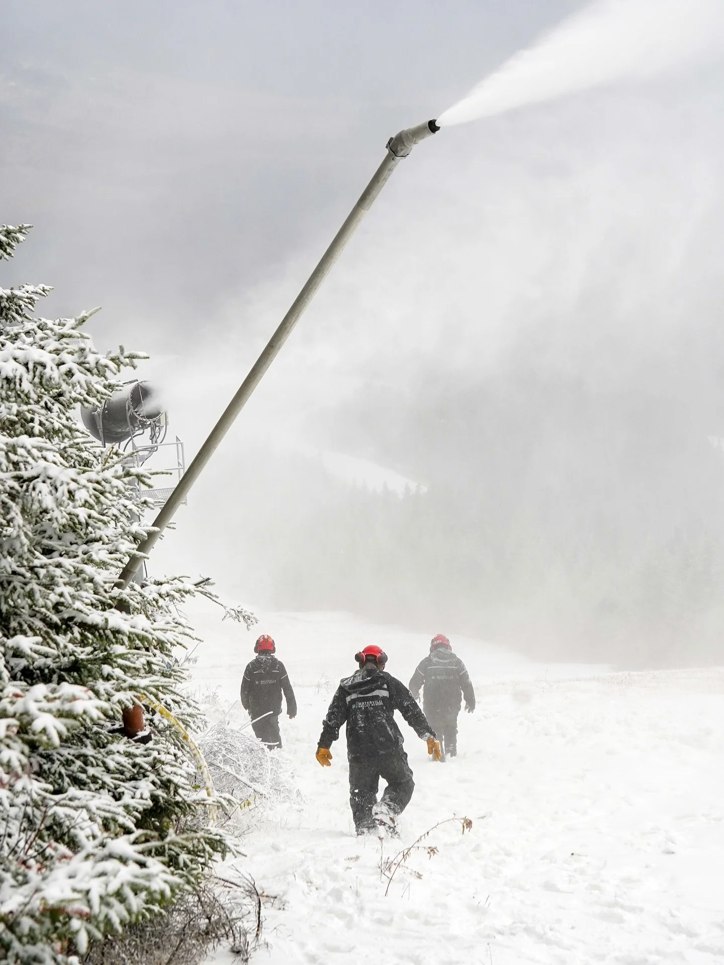 Winter is officially in the air ❄️

#thankasnowmaker