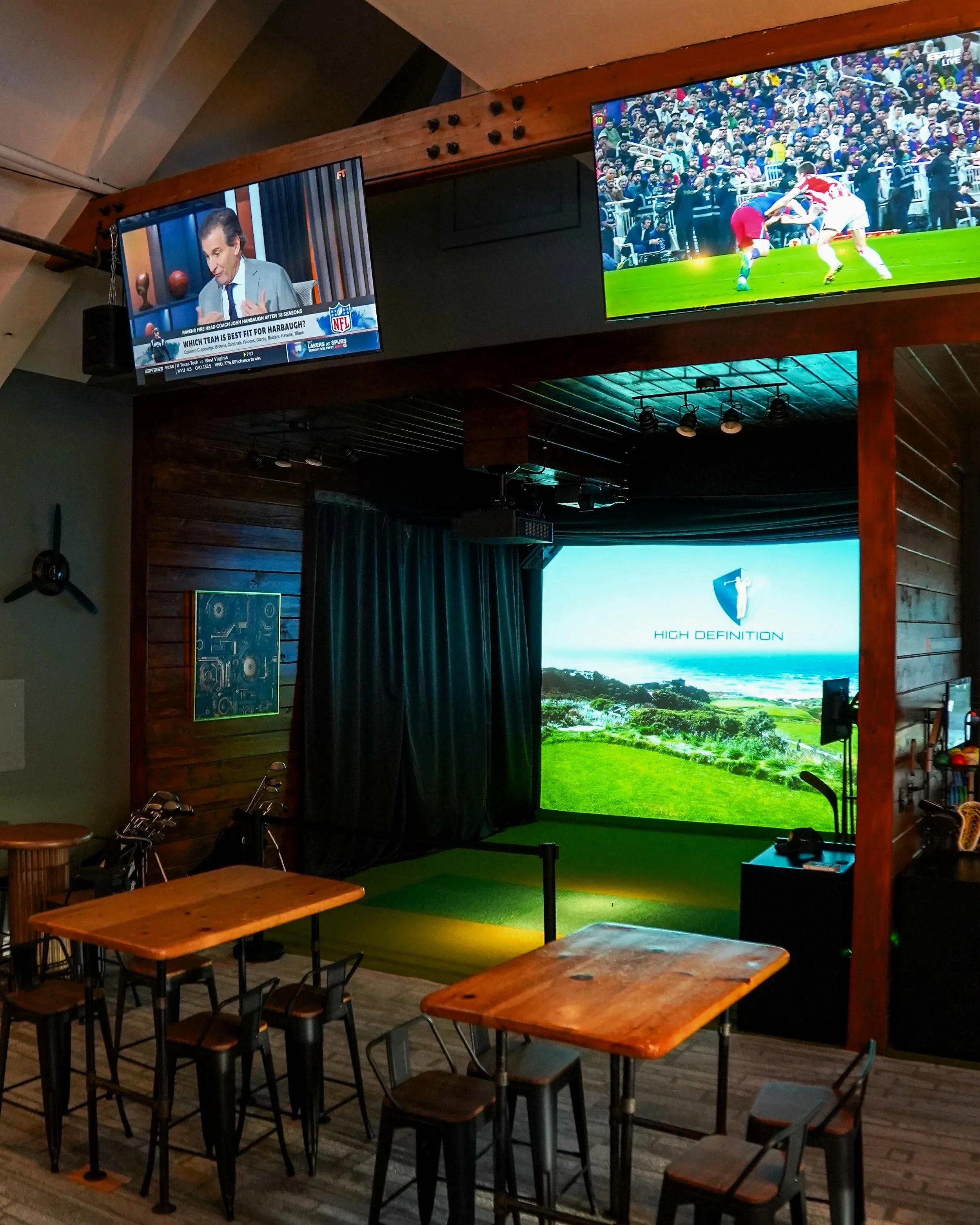 THE LOFT ENTERTAINMENT LOUNGE