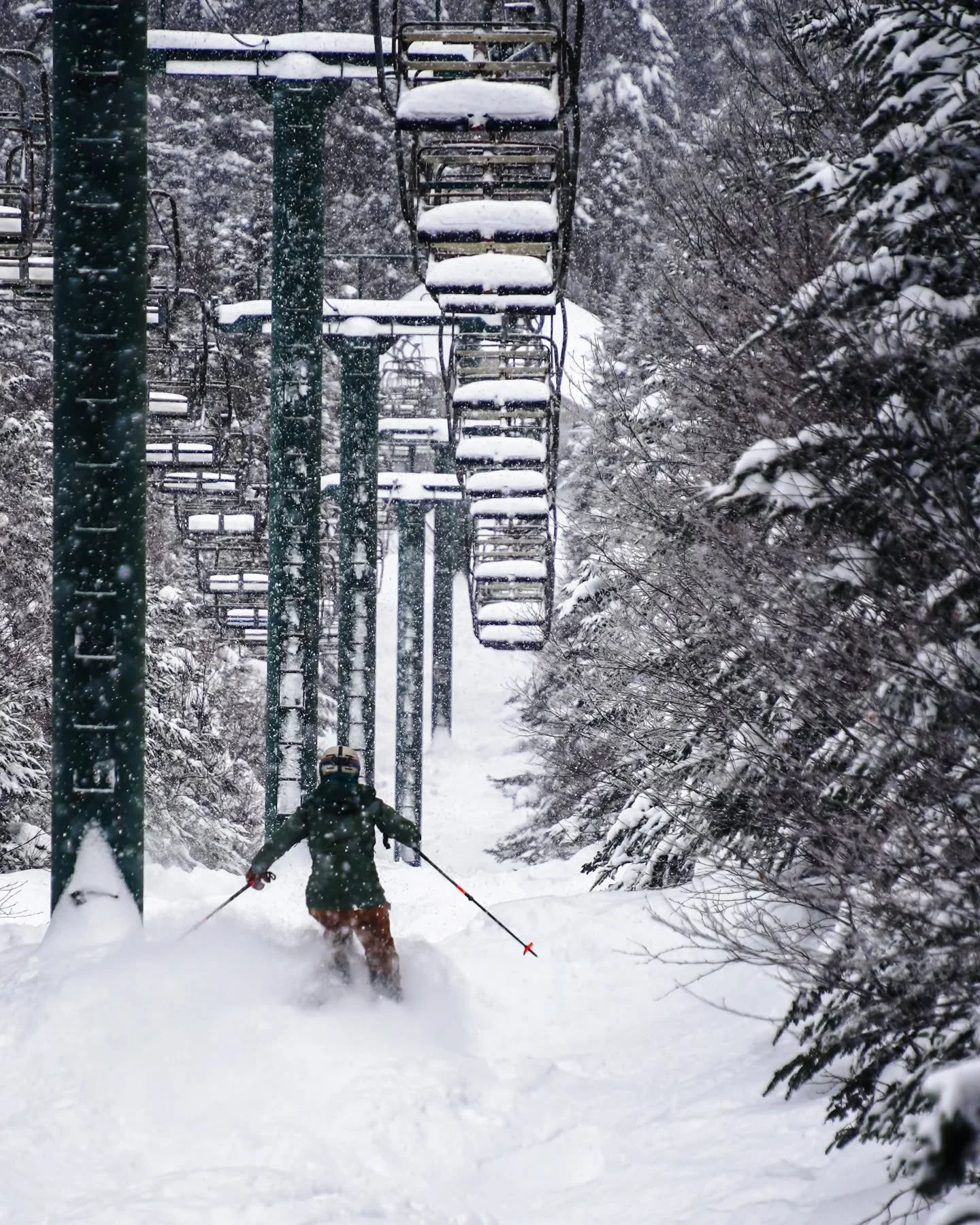 Still snowing. Still sending. 🤘
Old Man Winter knew we needed a snow day - what trails are you hitting on a powder day?!